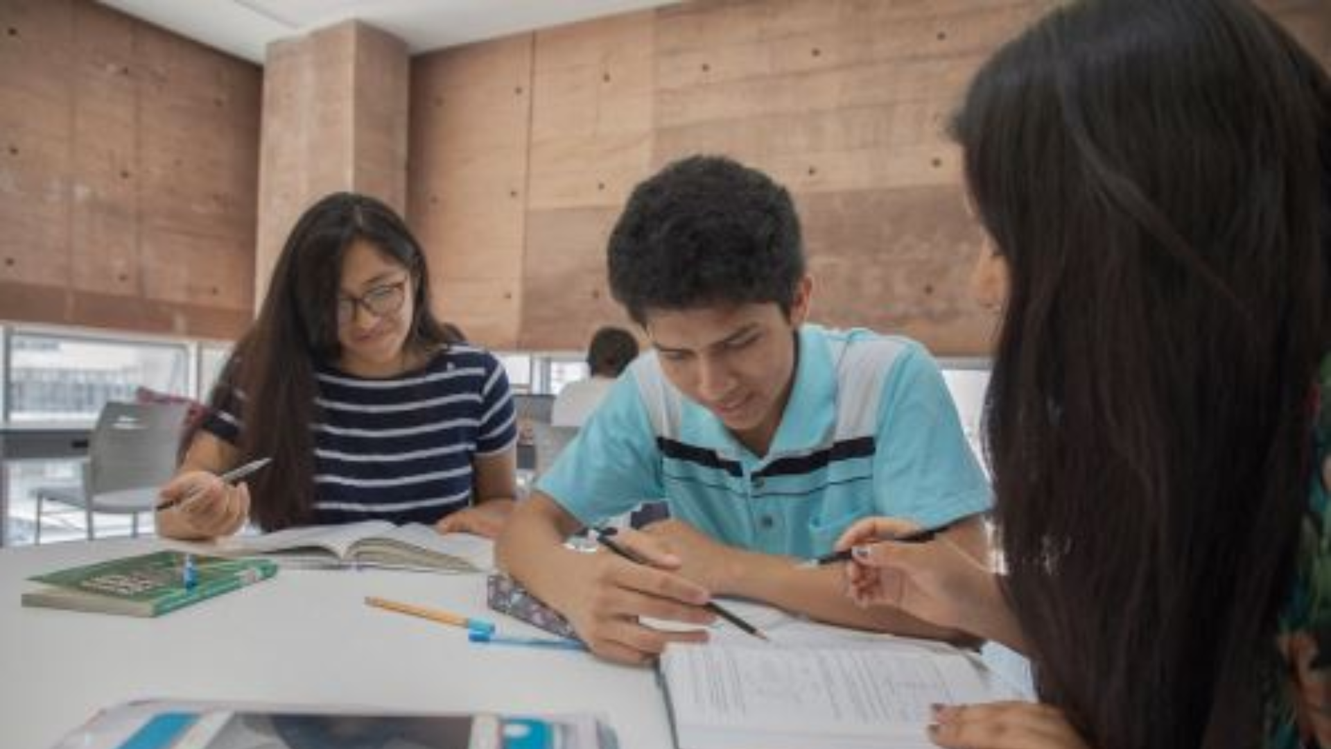 Cuáles son las cinco universidades privadas más baratas del Perú que tienen el licenciamiento de la Sunedu