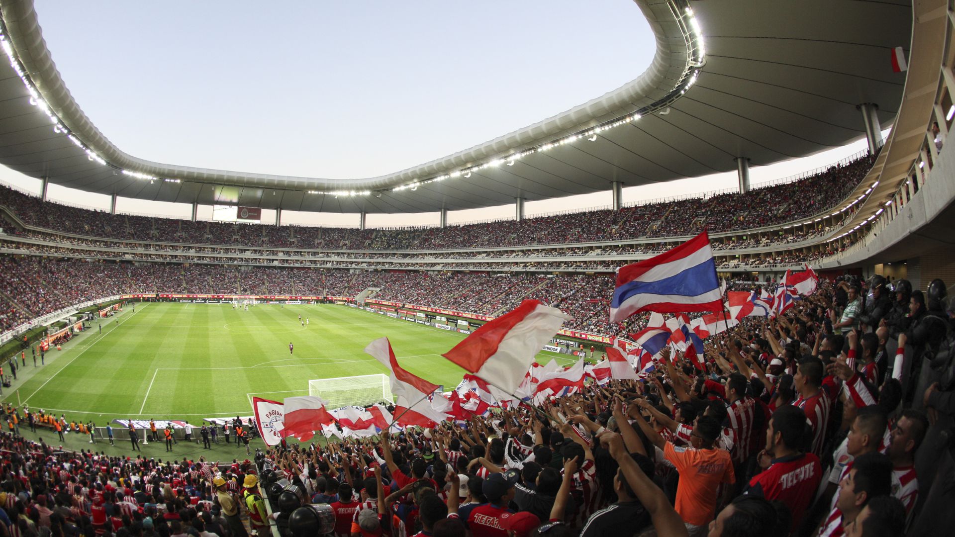 Vetan a la afición de Chivas del Estadio Akron por riña tras el juego con Querétaro - Infobae