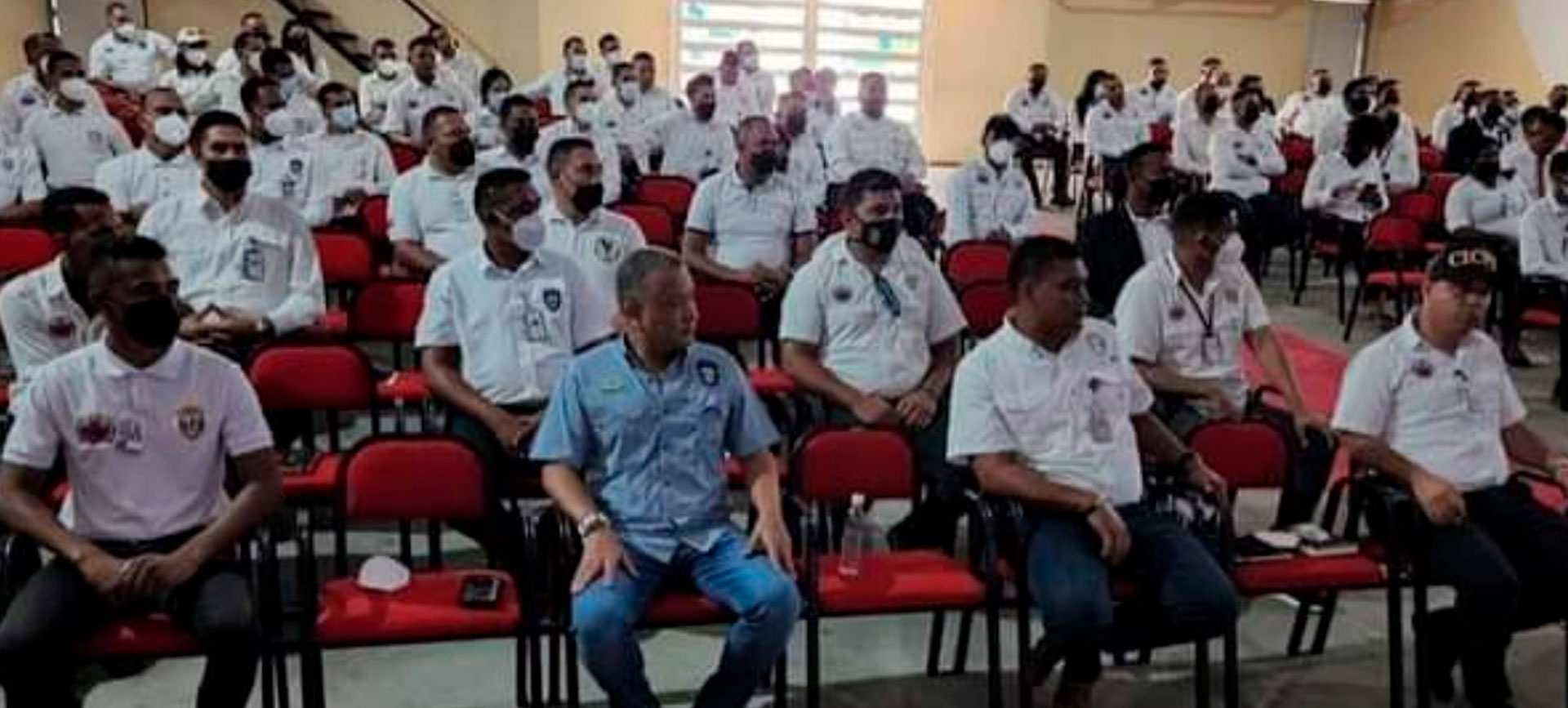 La reunión de Douglas Rico con el personal del Cicpc en San Fernando de Apure