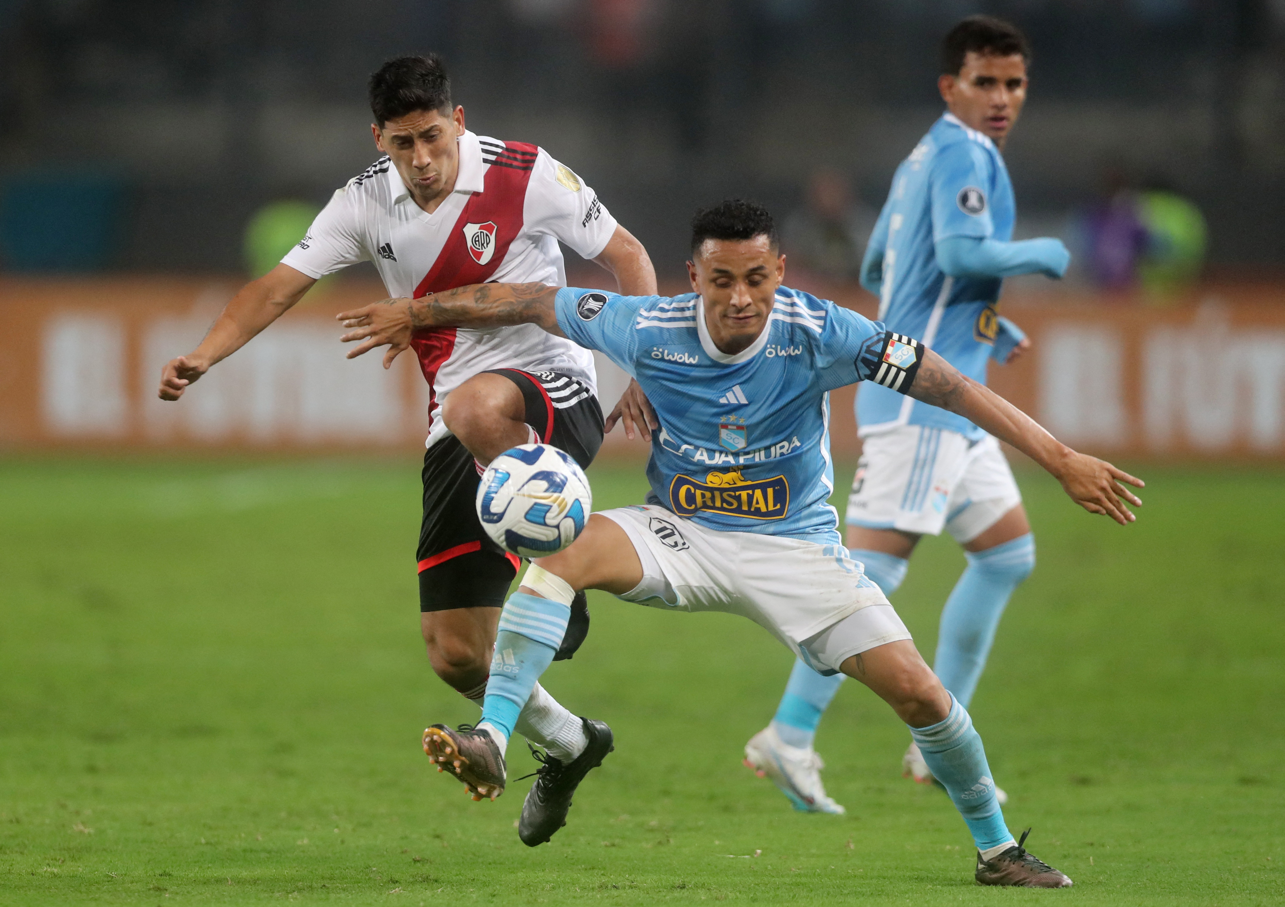 Yoshimar Yotun was the figure of Sporting Cristal against River Plate for the Copa Libertadores.  (Reuters)