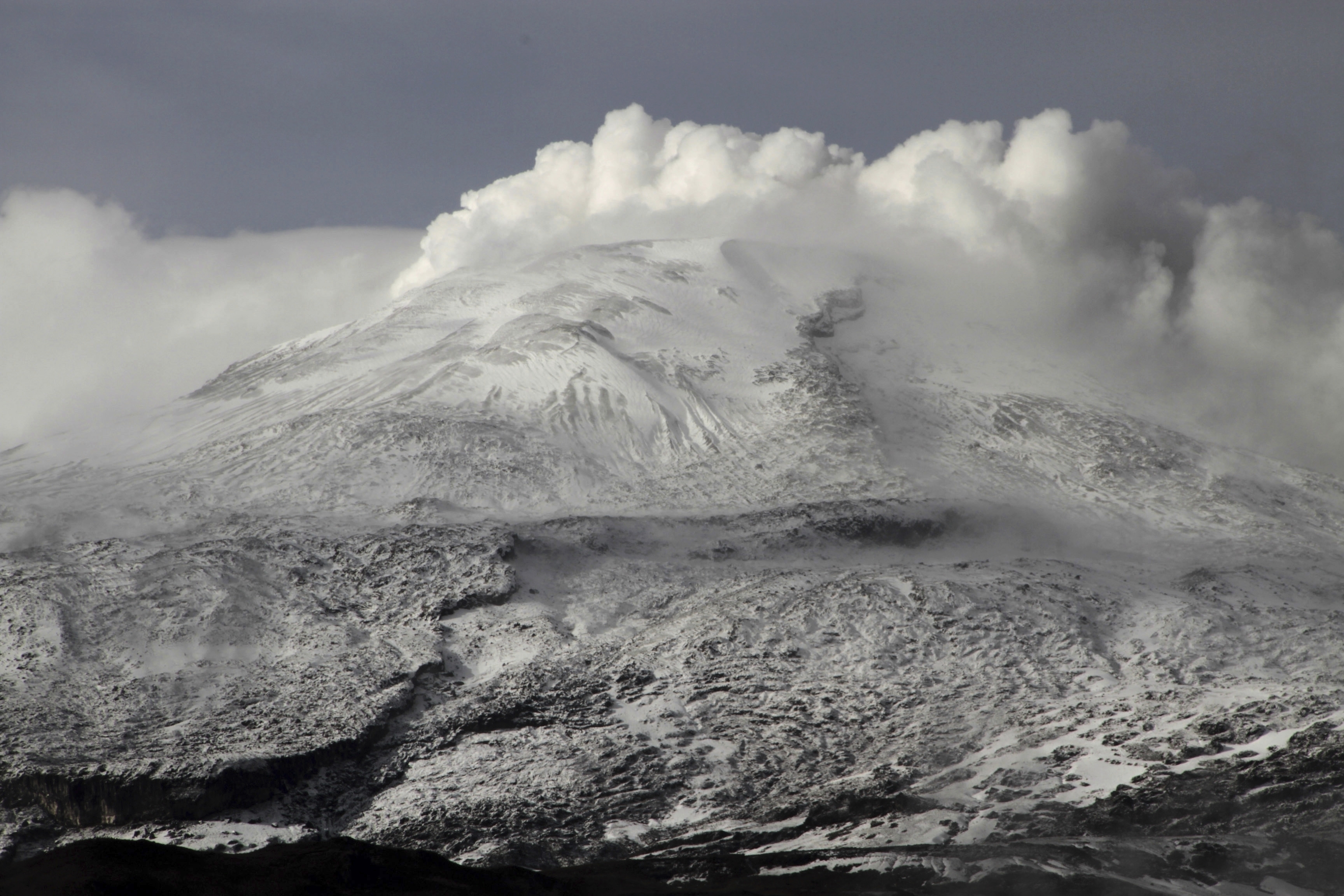 Defensoría del Pueblo solicitó acatar la orden de evacuación en zonas contiguas al volcán Nevado del Ruiz  