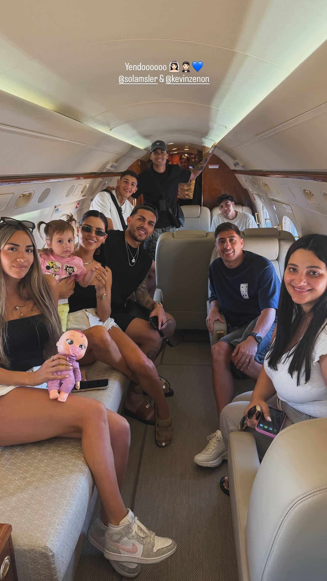Leandro Paredes viajó en avión privado a Santa Fe junto a otros jugadores de Boca Juniors para asistir al casamiento de un compañero