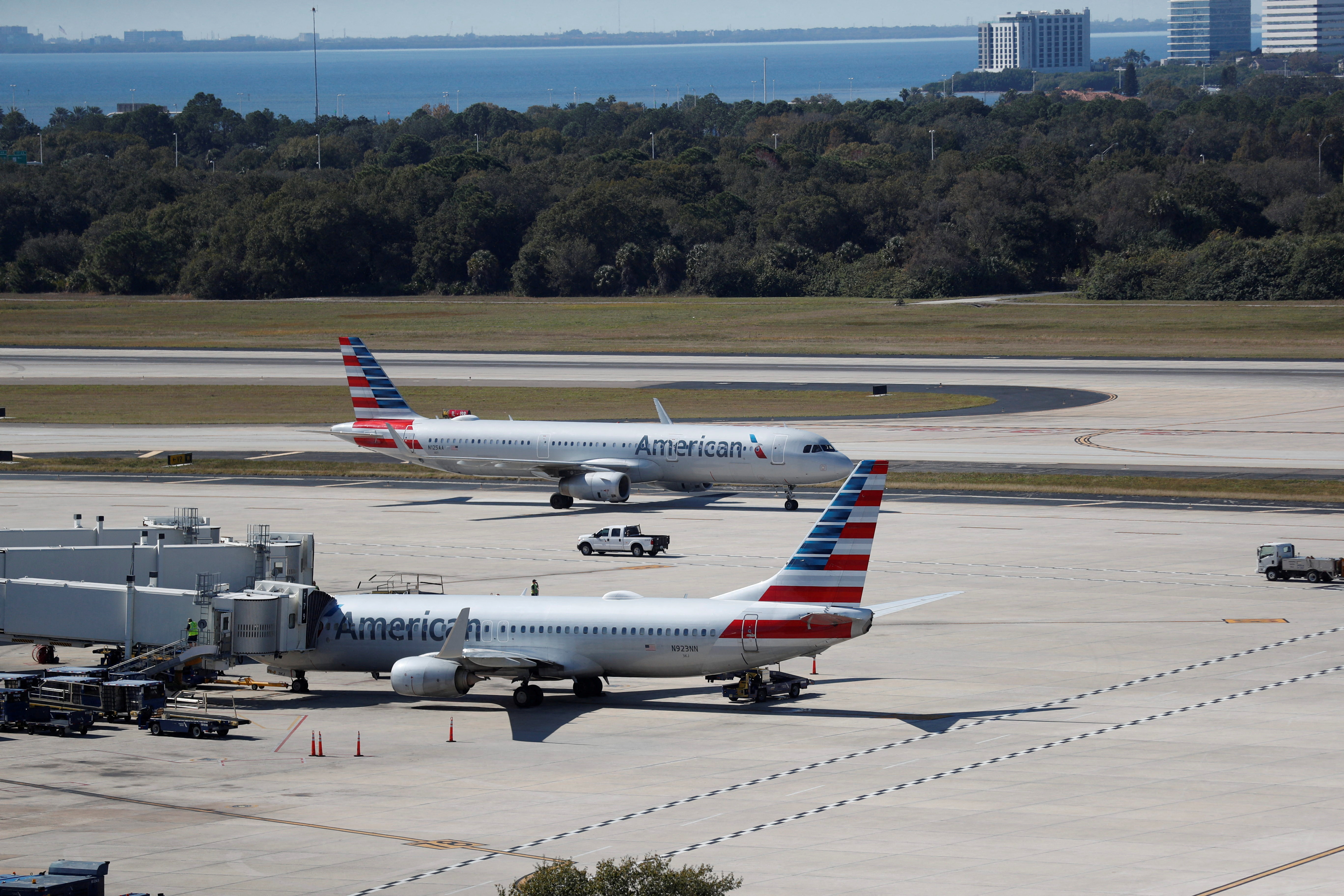 Los aviones de American Airlines se ven en el Aeropuerto Internacional de Tampa, en Florida. (REUTERS/Octavio Jones/Foto de archivo)
