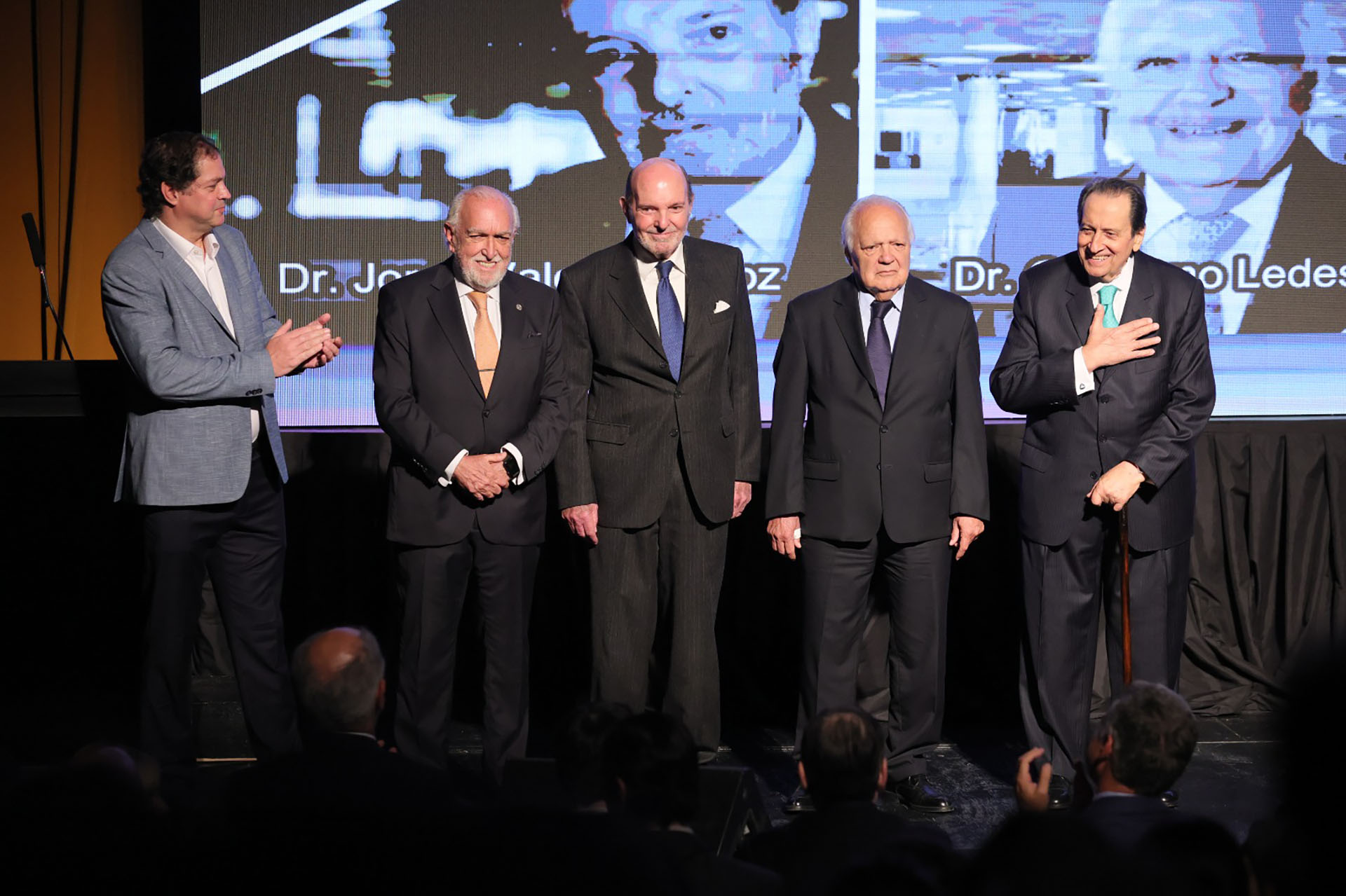 Premios Ana Frank 2026: fueron distinguidos los jueces que juzgaron a las Juntas y el ex presidente espa&ntilde;ol Felipe Gonz&aacute;lez