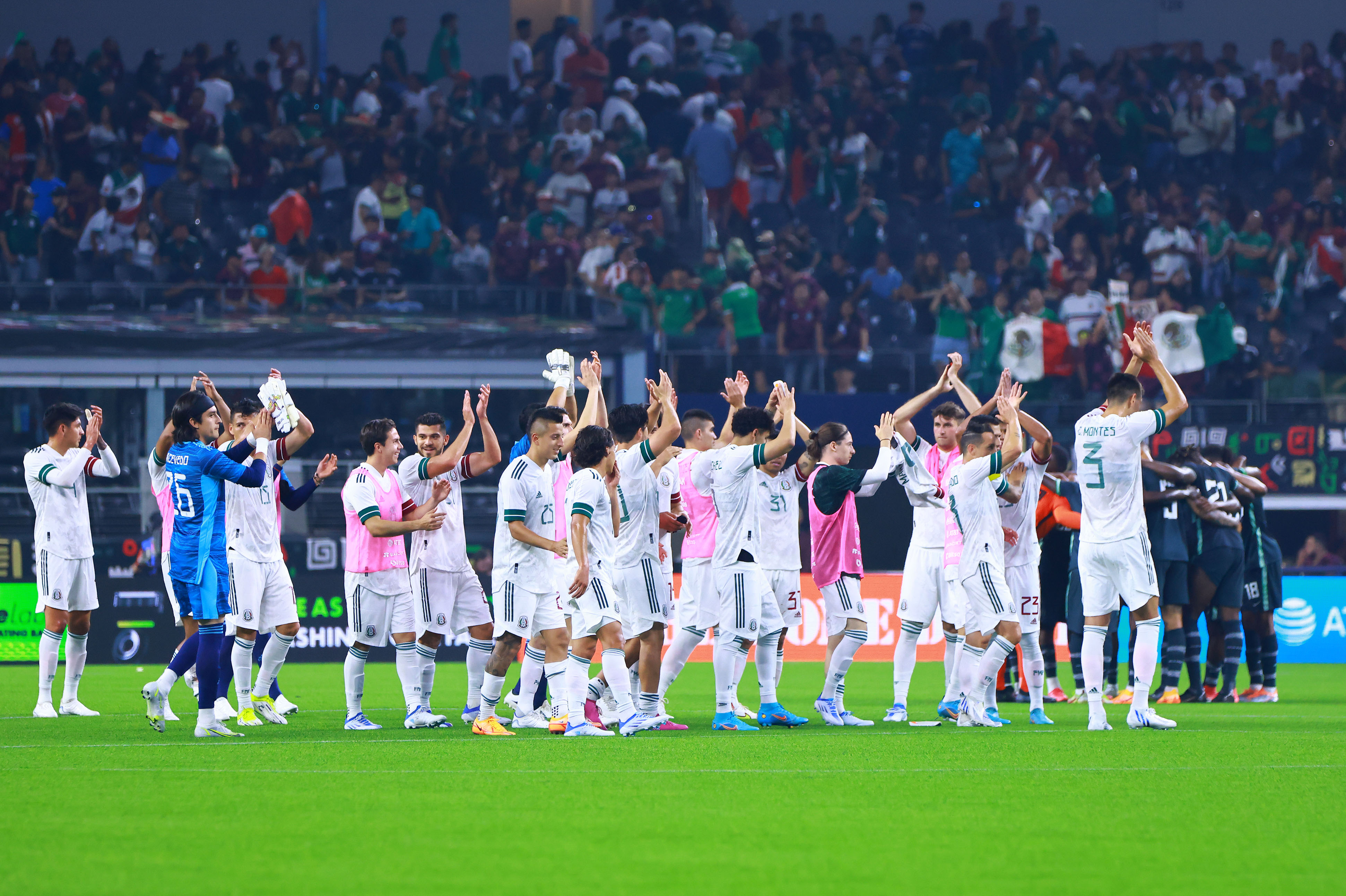 Jugadores de la Seleeción Mexicana al término de un partido amistosos en Estados Unidos. Foto: Twitter/@miseleccionmx