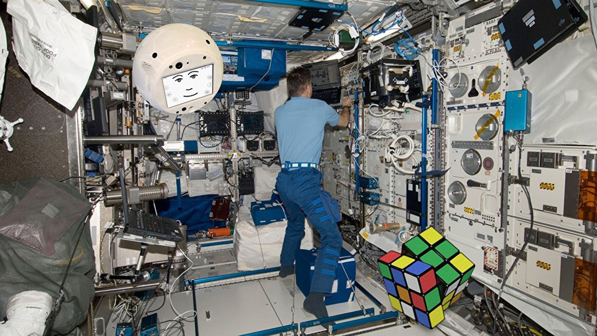 La computadora artificial CIMON ayudó a los astronautas a múltiples tareas, como por ejemplo armar un cubo Rubik gigante en la Estación Espacial Internacional