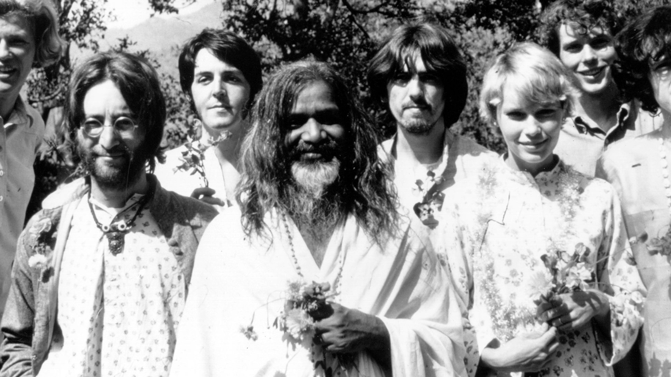 A 55 años de los Beatles en India: meditación, drogas, sospechas de abusos sexuales y un gurú que los quiso estafar