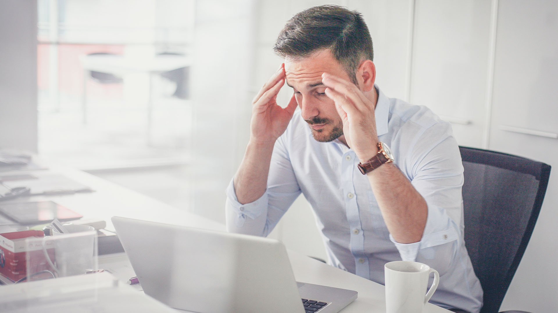 Los científicos detectaron que todos los tipos de dolor de cabeza fueron más comunes en mujeres que en hombres, más marcadamente migrañas (Getty)