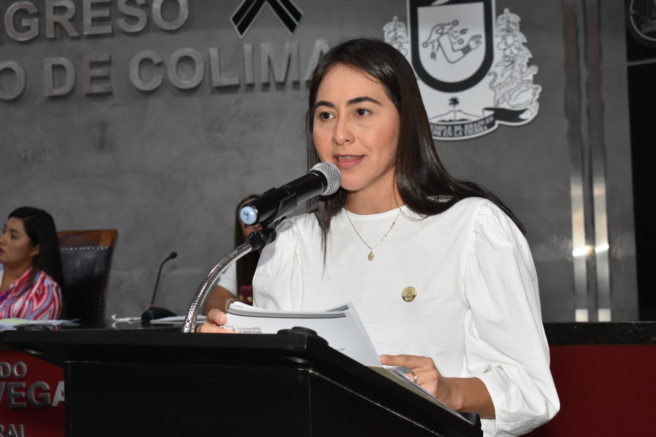 Andrea Naranjo Alcaraz informó que será el Comité Estatal de Seguridad en Salud Pública el encargado de determinar la obligatoriedad del uso de cubrebocas en Colima (Foto: Twitter@congresocolima)