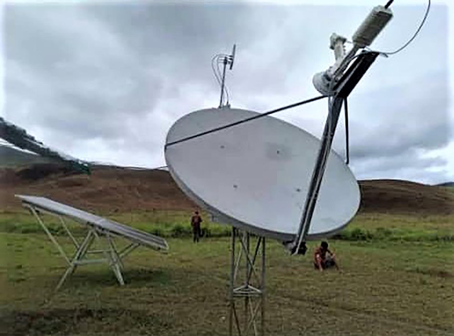La antena colocada en ParimaB después del asesinato de los yanomami