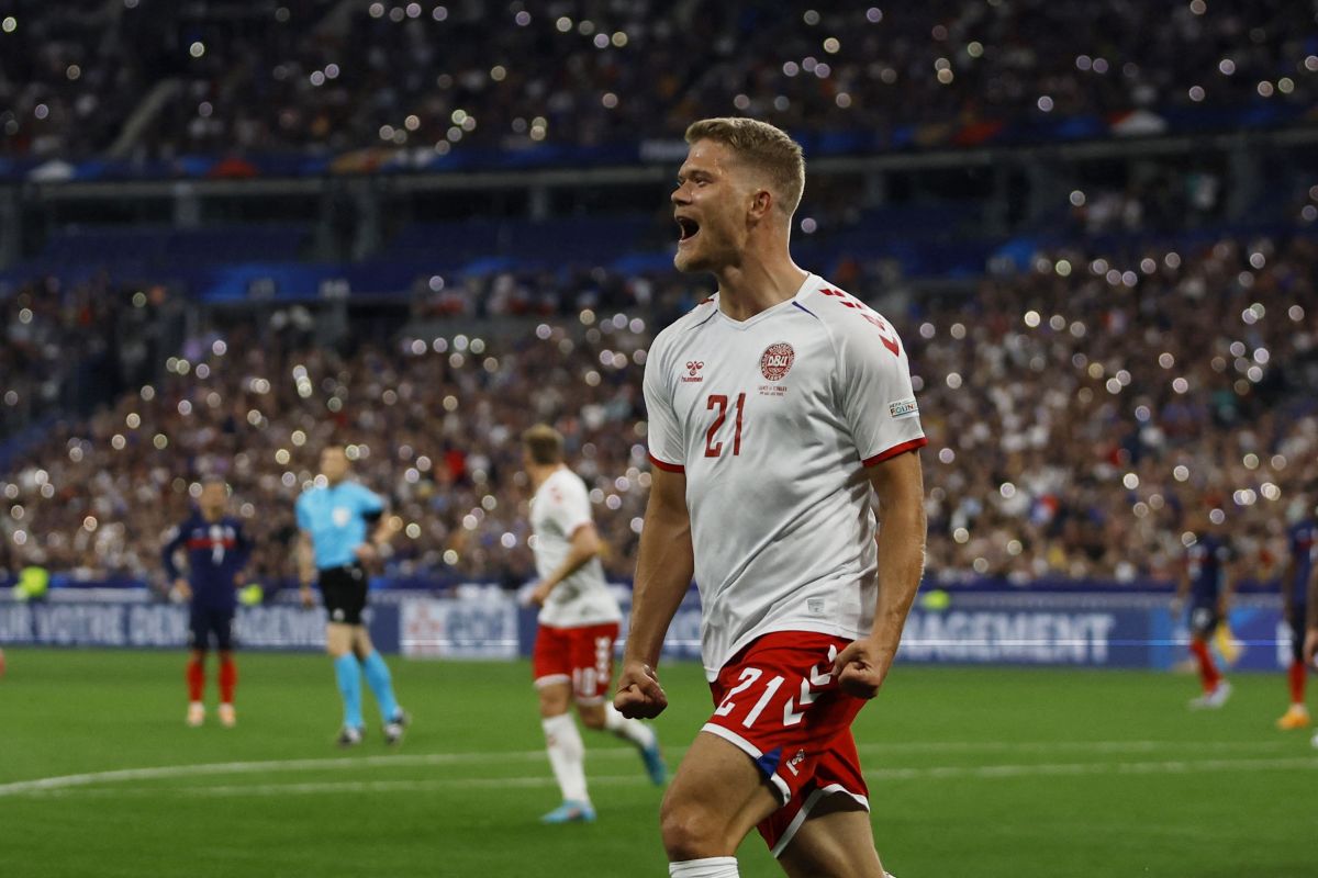 Grandes golos de Corneluis e bis na reviravolta da Dinamarca por 2-1 frente à França na UEFA Nations League