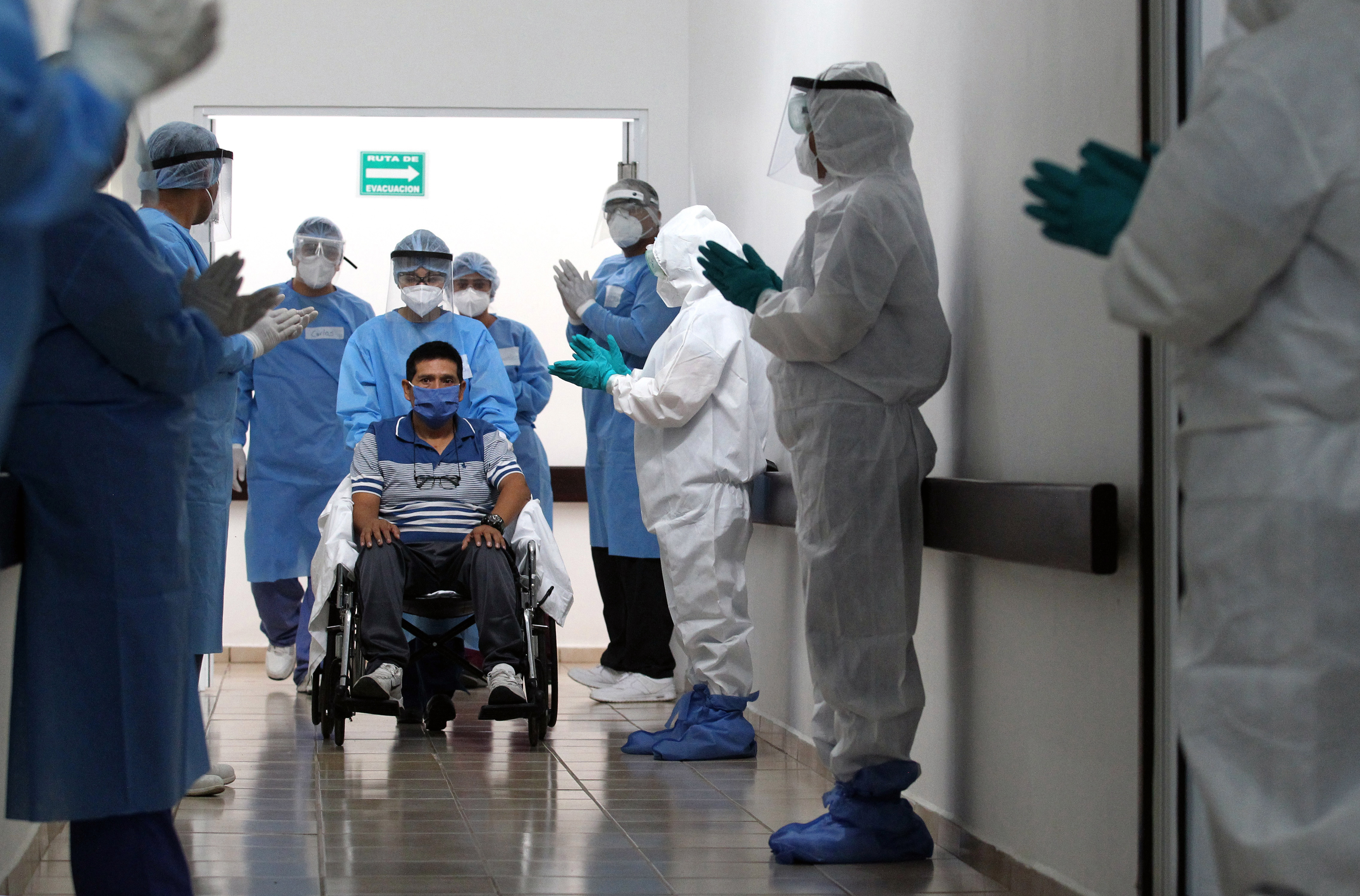 La tendencia hospitalaria va a la baja en la CDMX. (Foto: AFP)