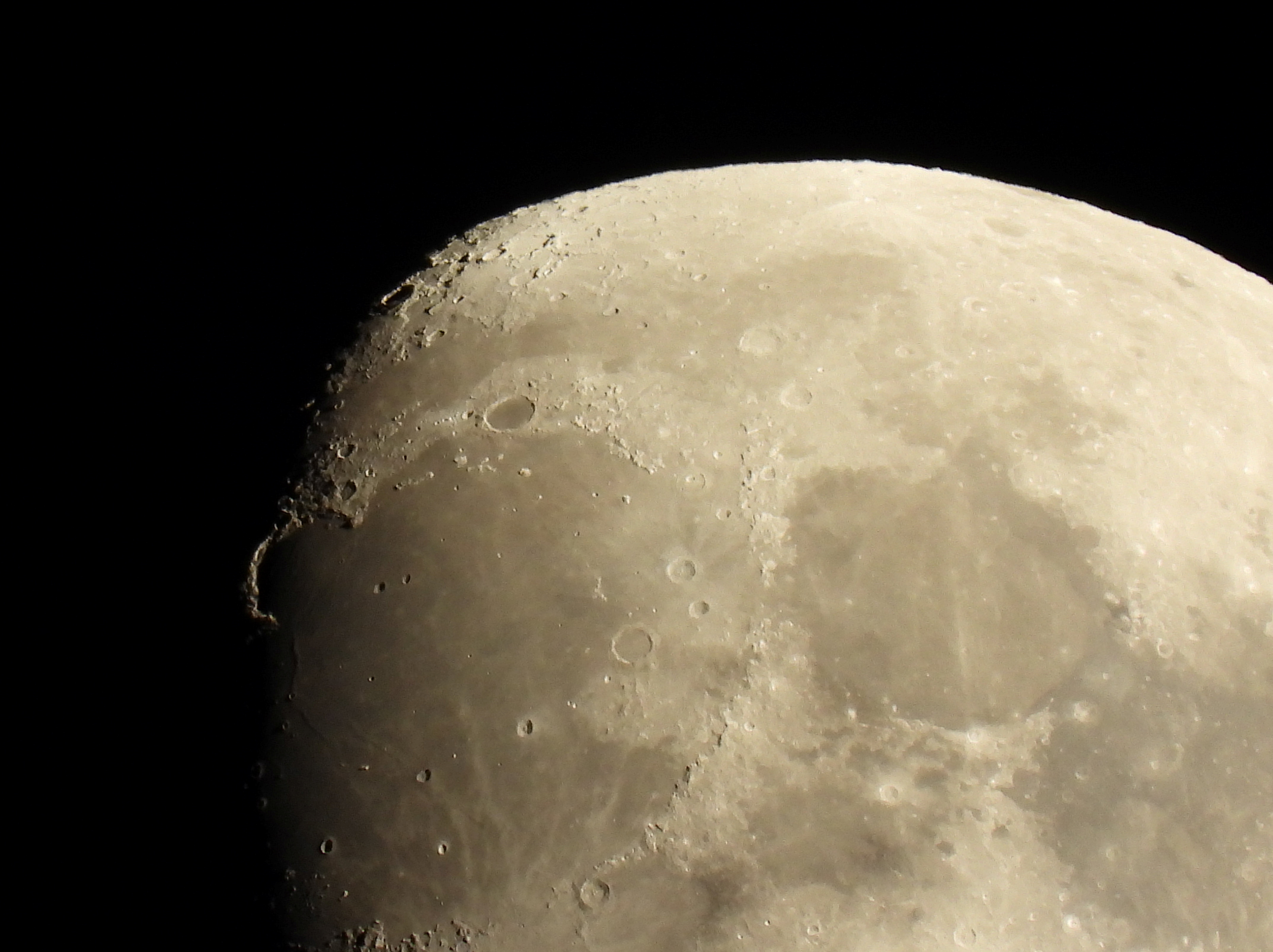 Superficie lunar (Reuters)