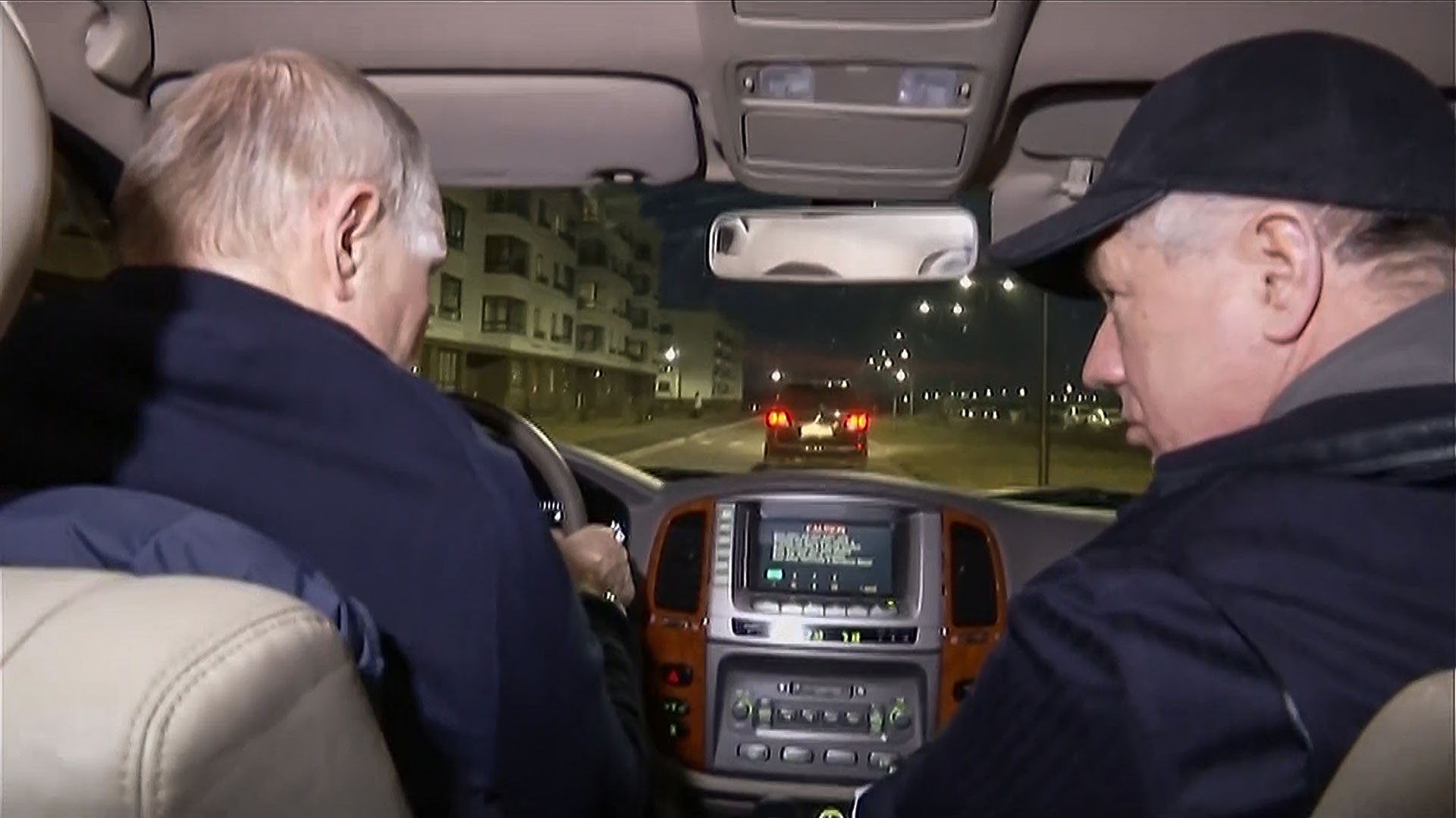 Putin se mostró al volante durante su viaje a los territorios ocupados