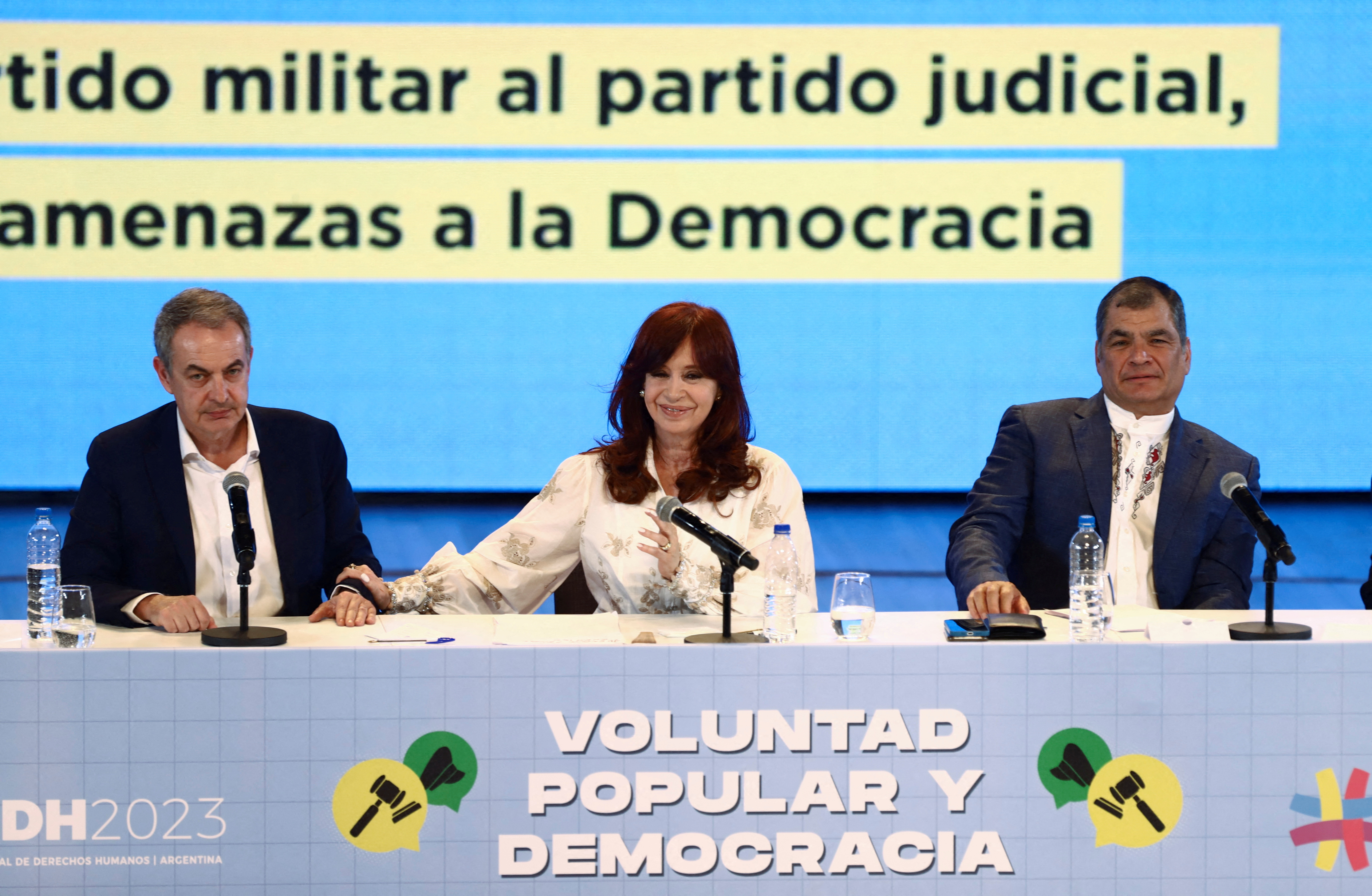 Cristina Kirchner junto a Rodríguez Zapatero y Rafael Correa