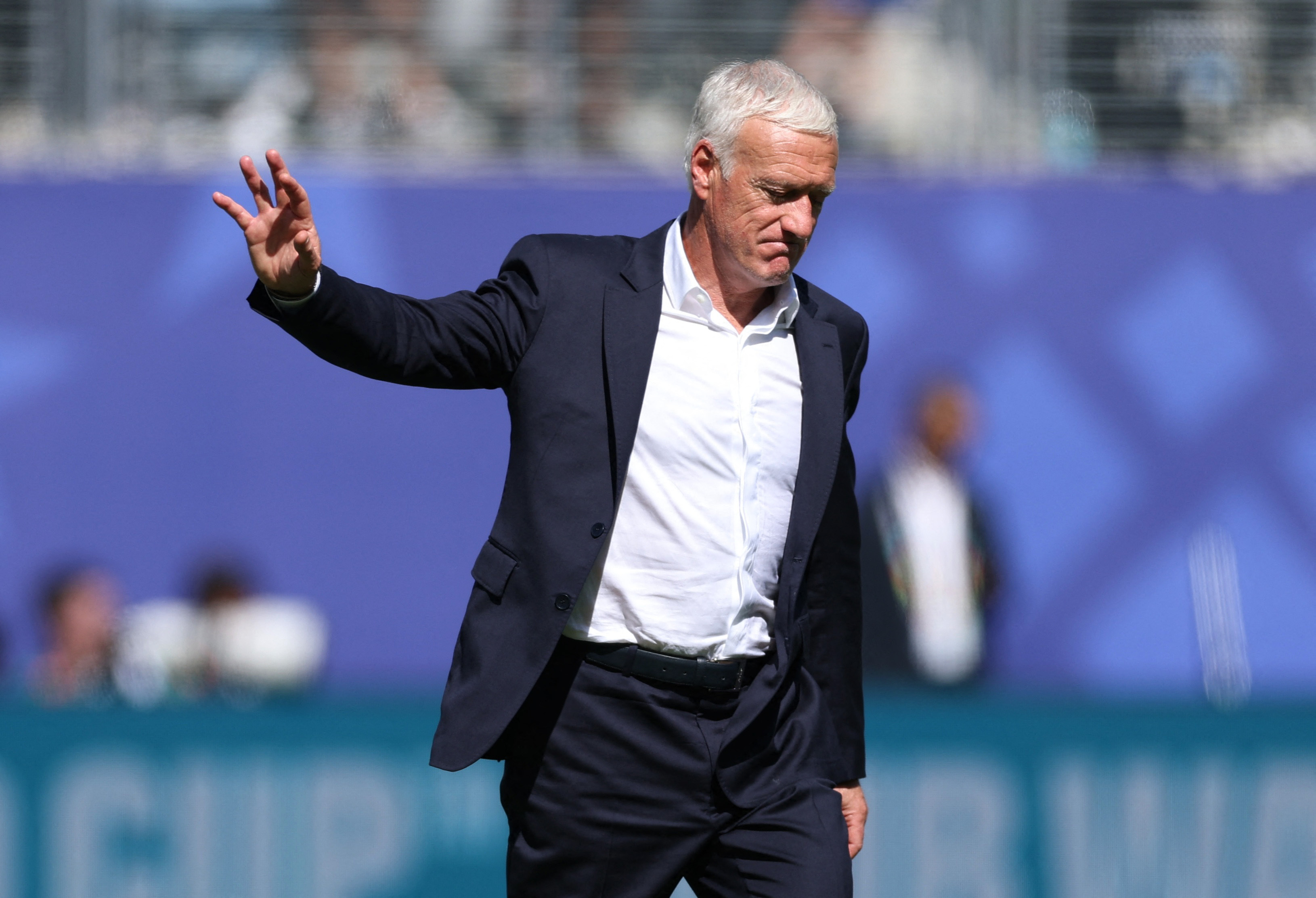 Didier Deschamps abandon&oacute; la concentraci&oacute;n para volver a Francia y se perder&aacute; el partido contra Noruega