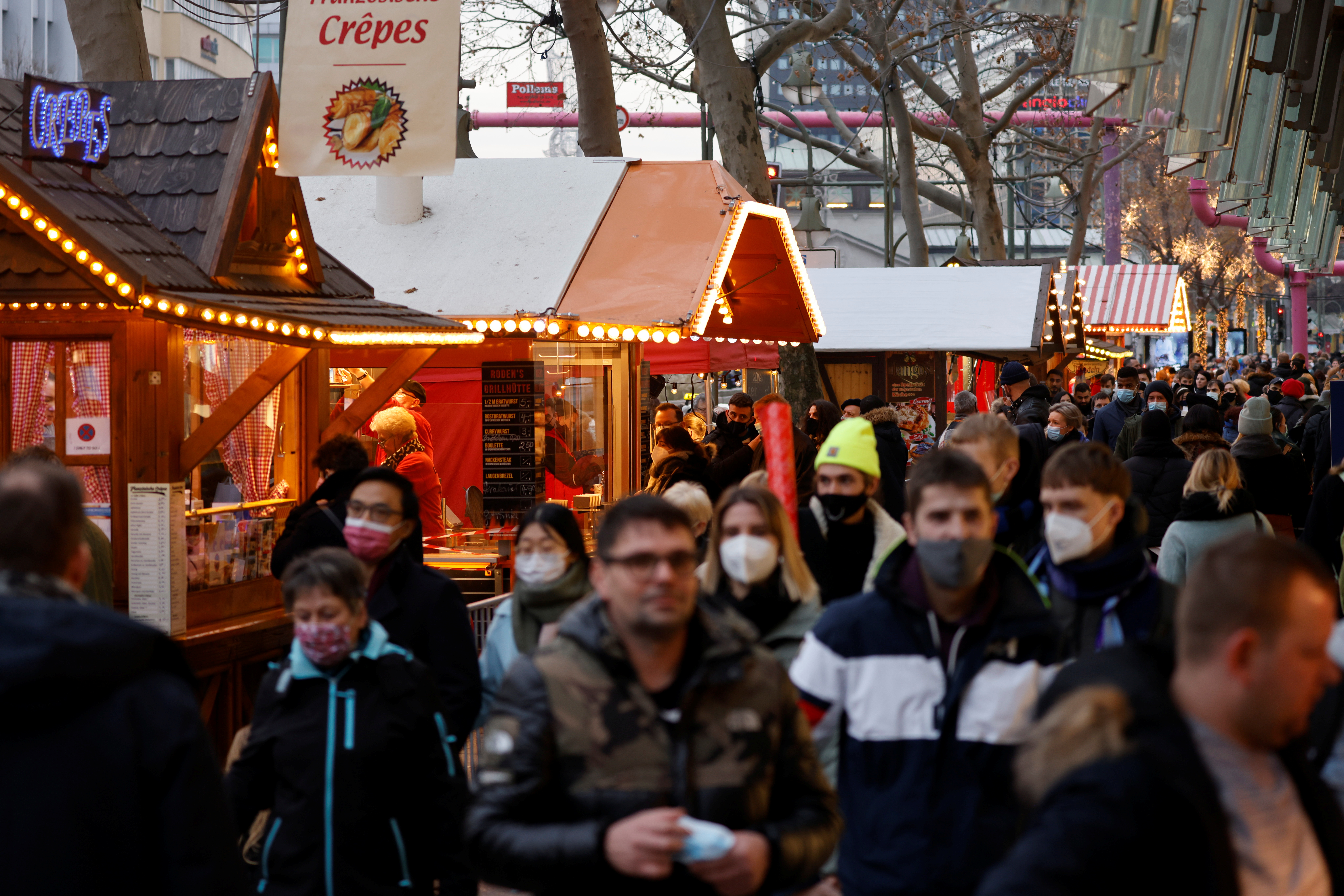 Merkel pidió mantener cerradas las ferias navideñas de Berlín (Reuters)