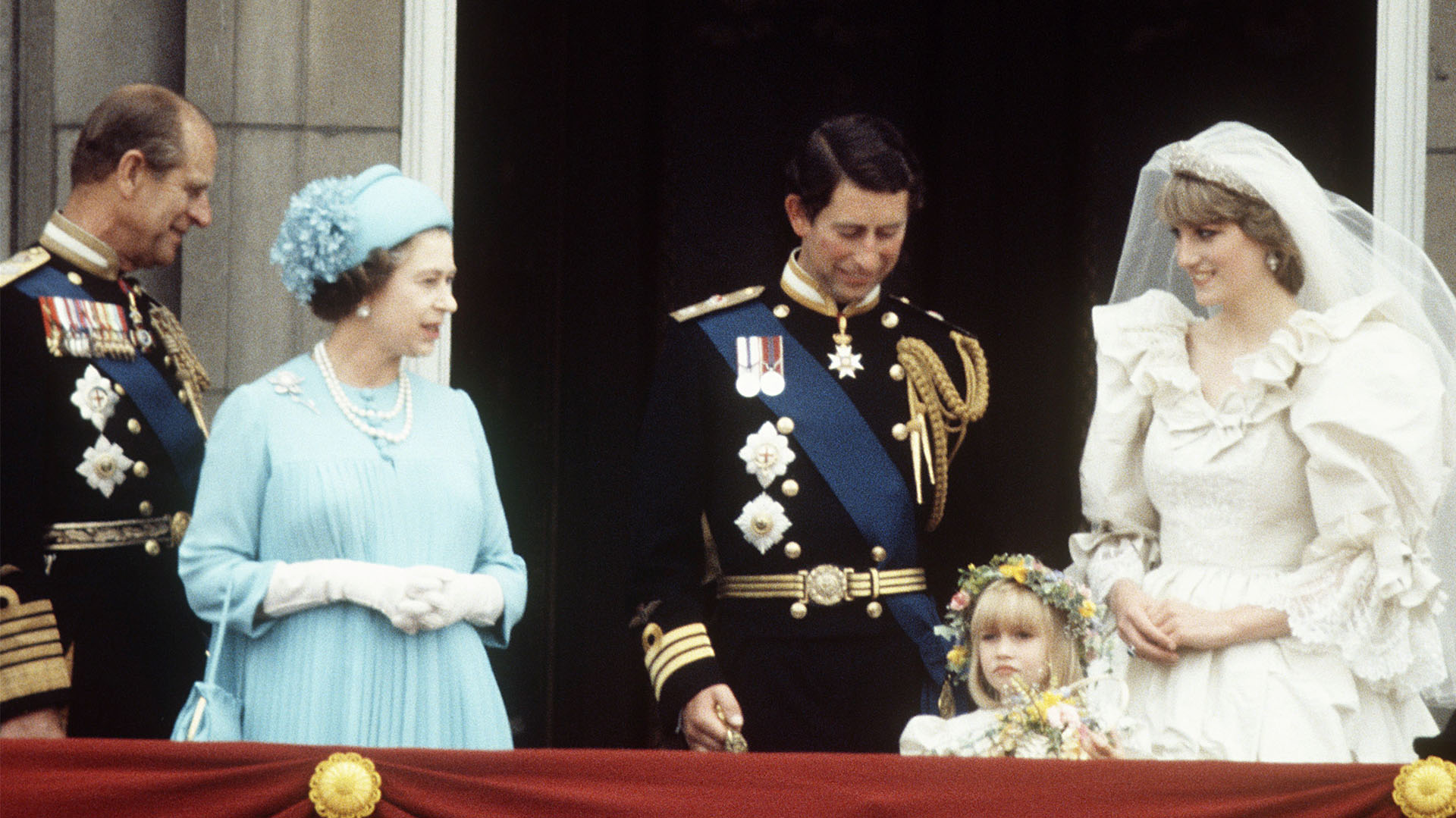 El príncipe Felipe y la reina Isabel II en la boda del príncipe Carlos y Diana Spencer el 29 de julio de 1981
