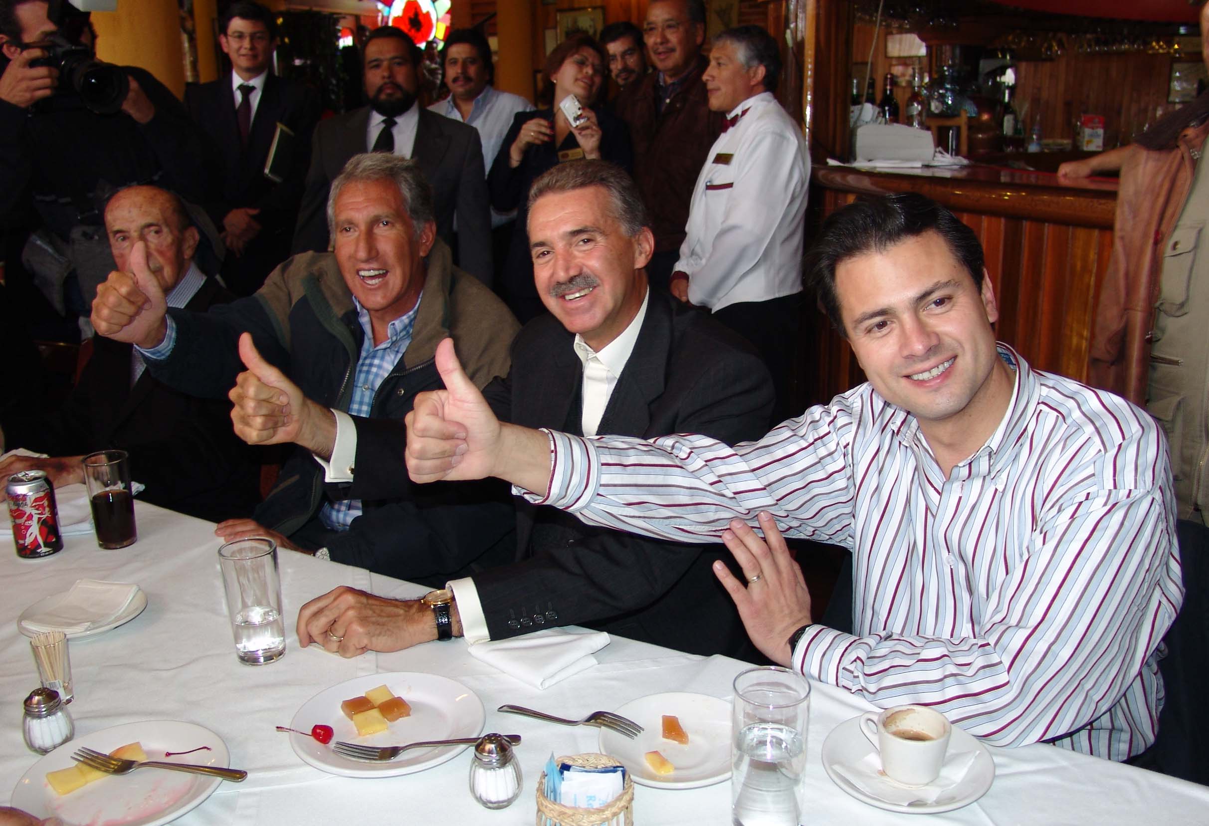 Quién es Arturo Montiel Rojas, el exgobernador priista de Edomex que  reapareció en un mitin de Xóchitl Gálvez - Infobae