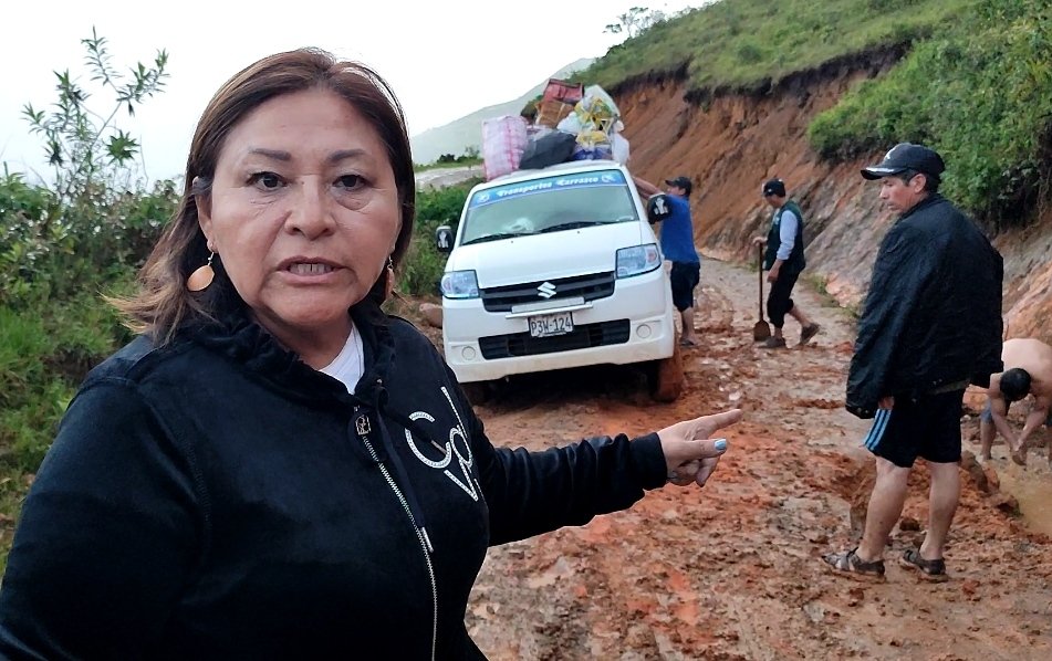 Lluvias y huaicos bloquearon carretera y dejaron aislada a congresista Maricruz Zeta en Piura