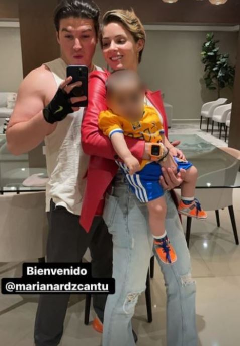 Samuel García posó en fotos y videos junto a un menor que "adoptó temporalmente" (Foto: captura de pantalla/Instagram)