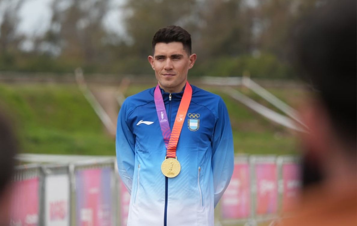 Gan&oacute; la primera medalla de oro en su disciplina para Argentina y rompi&oacute; en llanto al recordar a su pap&aacute;: 