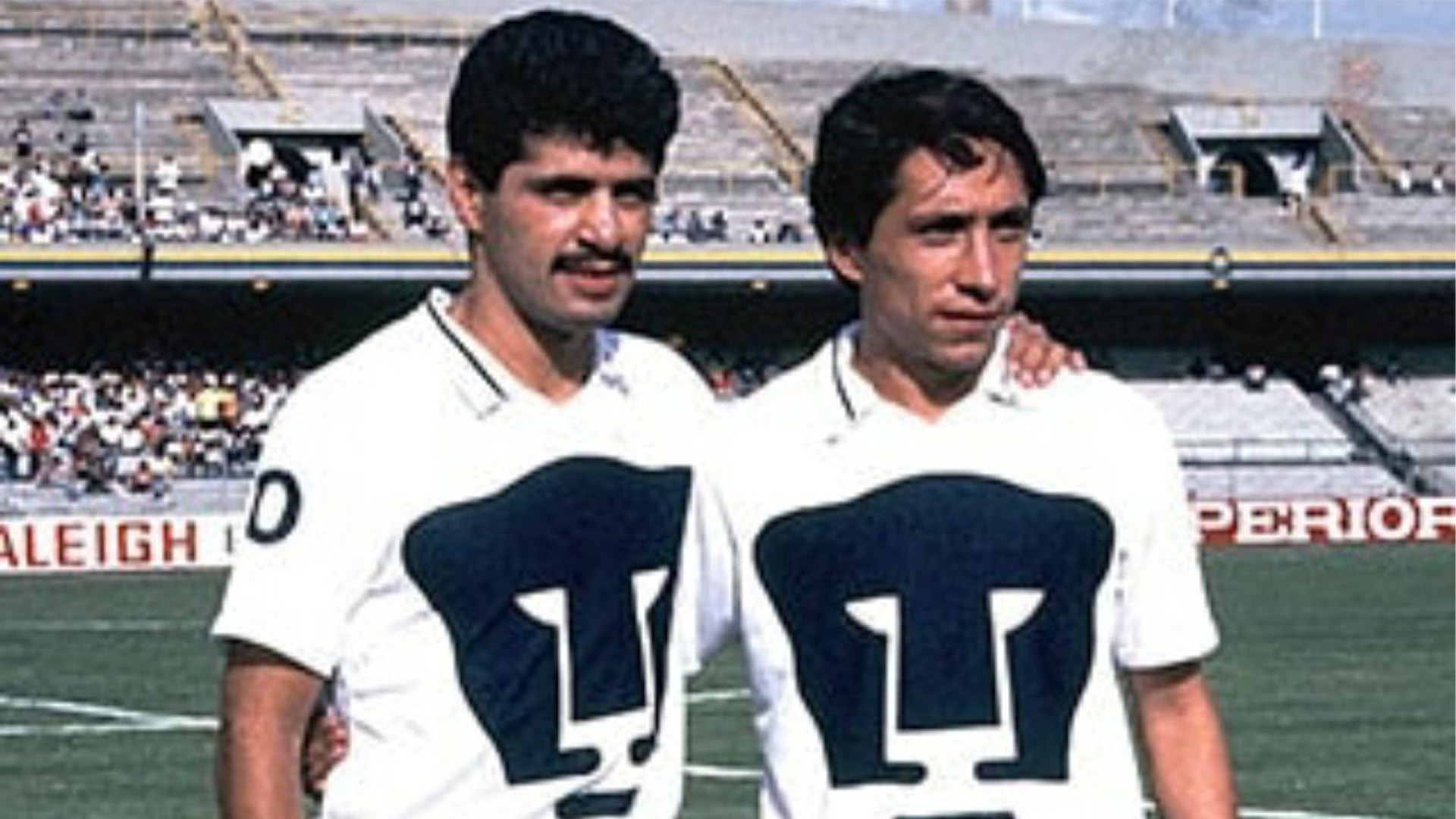 Luis Flores y Manuel Negrete (Foto: Twitter@MXESTADIOS)