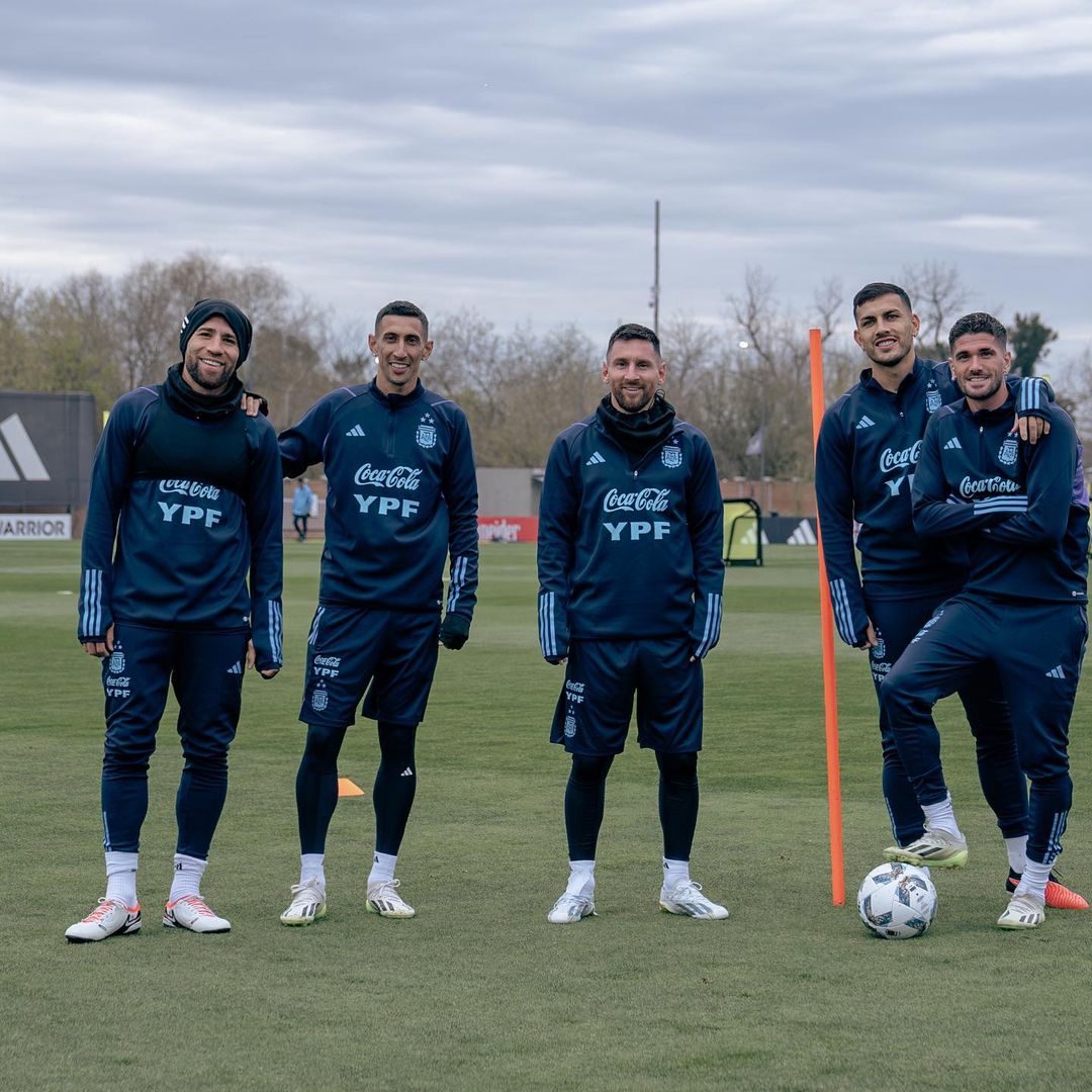 Source Kit de entrenamiento de fútbol, equipo de postes de