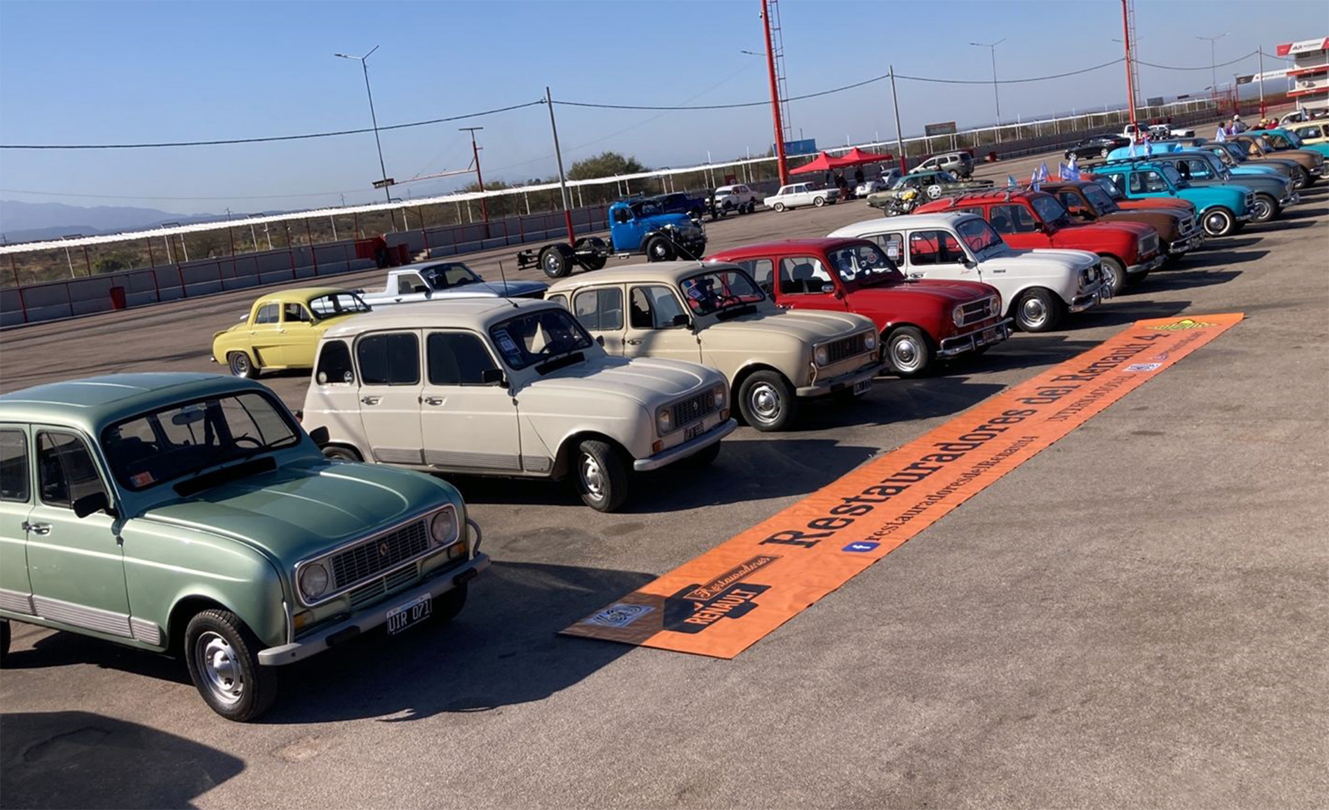 "Restauradores de R4" nació hace 5 años con la premisa de recuperar Renault 4 con su mecánica y aspecto original