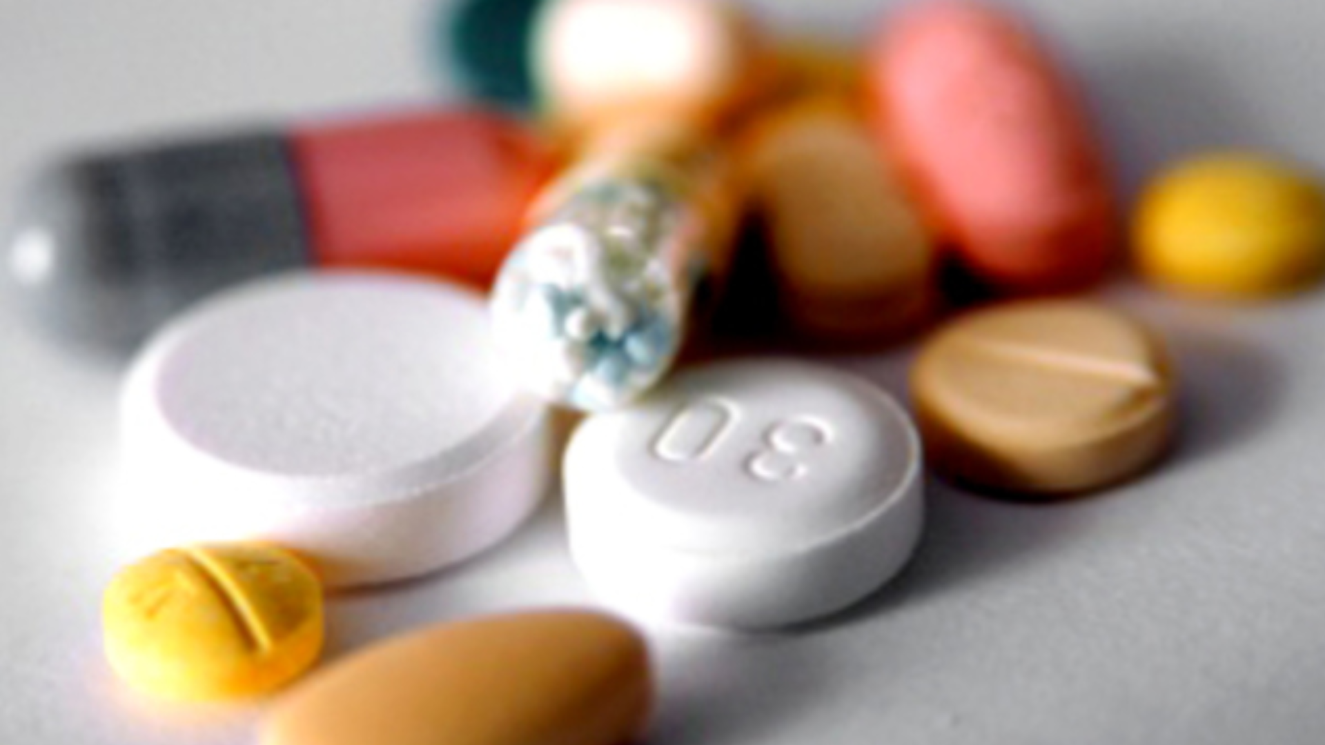 Los fármacos vienen en presentación inyectable y comprimido, y su indicación varía en cada caso según criterio del especialista (Foto: Andina)