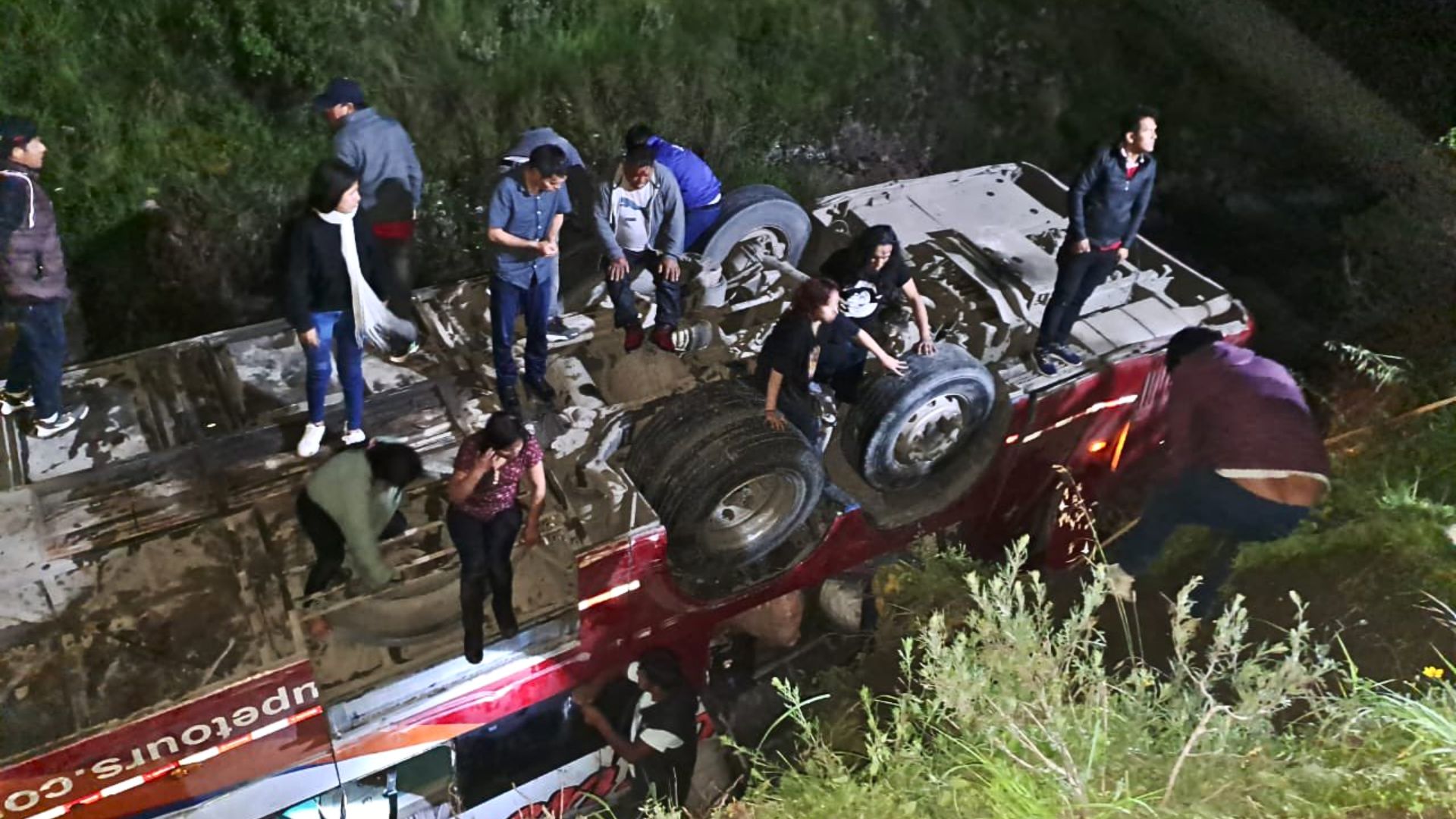 Accidente en Huarochirí deja 5 muertos y 20 heridos. (Twitter Deviandes Tramo 2)
