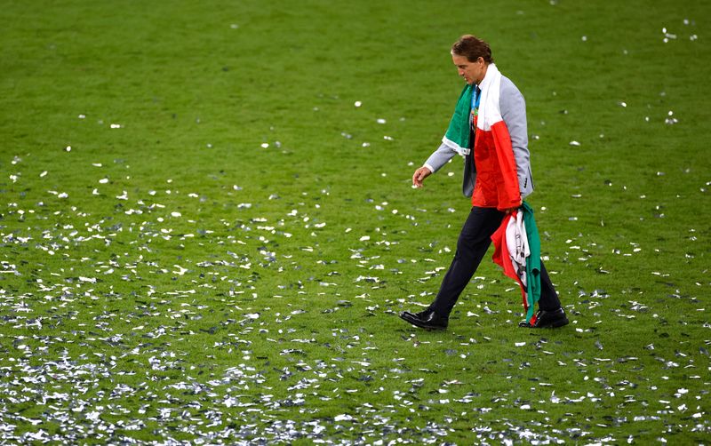 El entrenador de Italia, Roberto Mancini, celebra tras ganar la Eurocopa 2020 en el Estadio de Wembley, Londres, Reino Unido, el 11 de julio de 2021. Pool via REUTERS/John Sibley