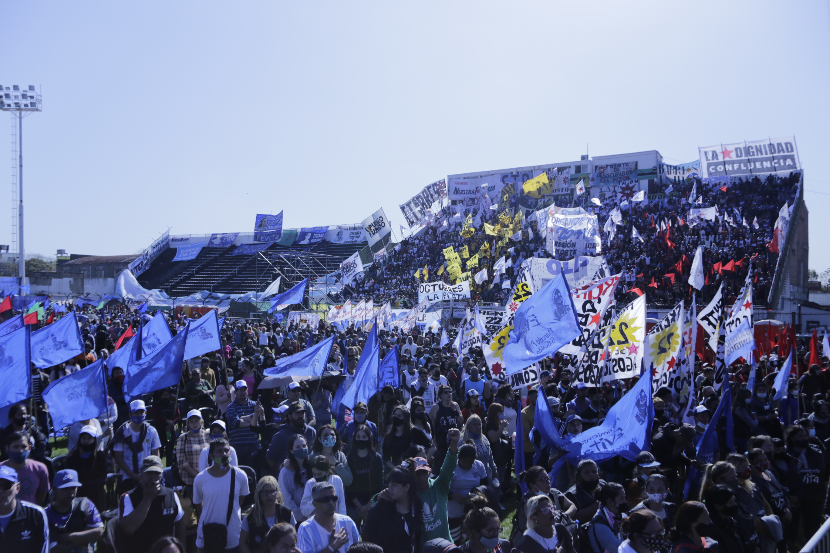Los movimientos sociales quieren organizar un cierre de campaña y movilizar a 200.000 personas 