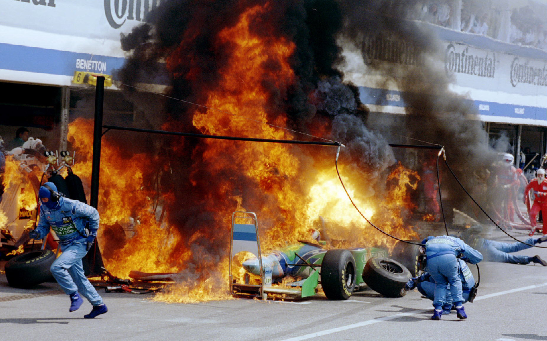 Violenta agresión a Luis Ventura: clausuraron la cancha de Central Ballester y suspendieron a 11 jugadores