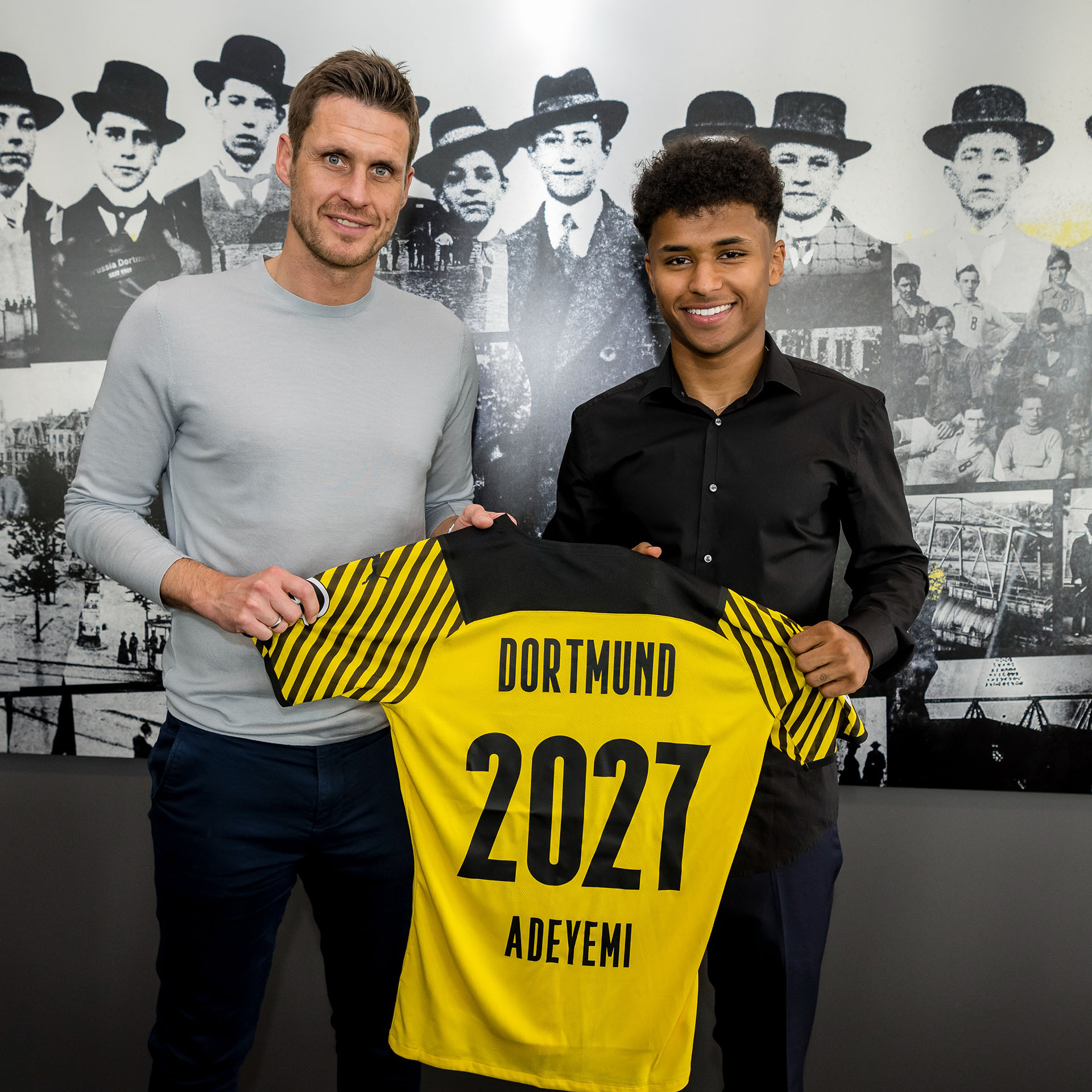 Borussia Dortmund menandatangani Karim Adeyemi sebagai pengganti Haaland (Foto: @BlackYellow)
