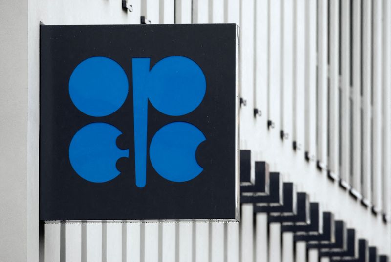 Foto de archivo del logo de la OPEP en su sede en Viena. 
Mar 16, 2010. REUTERS/Heinz-Peter Bader/