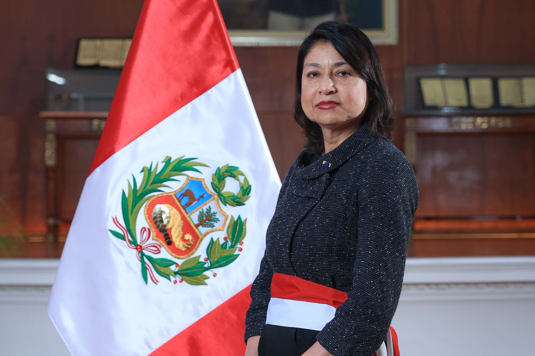 Ana Cecilia Gervasi es diplomática de carrera, formada en la Academia Diplomática del Perú.