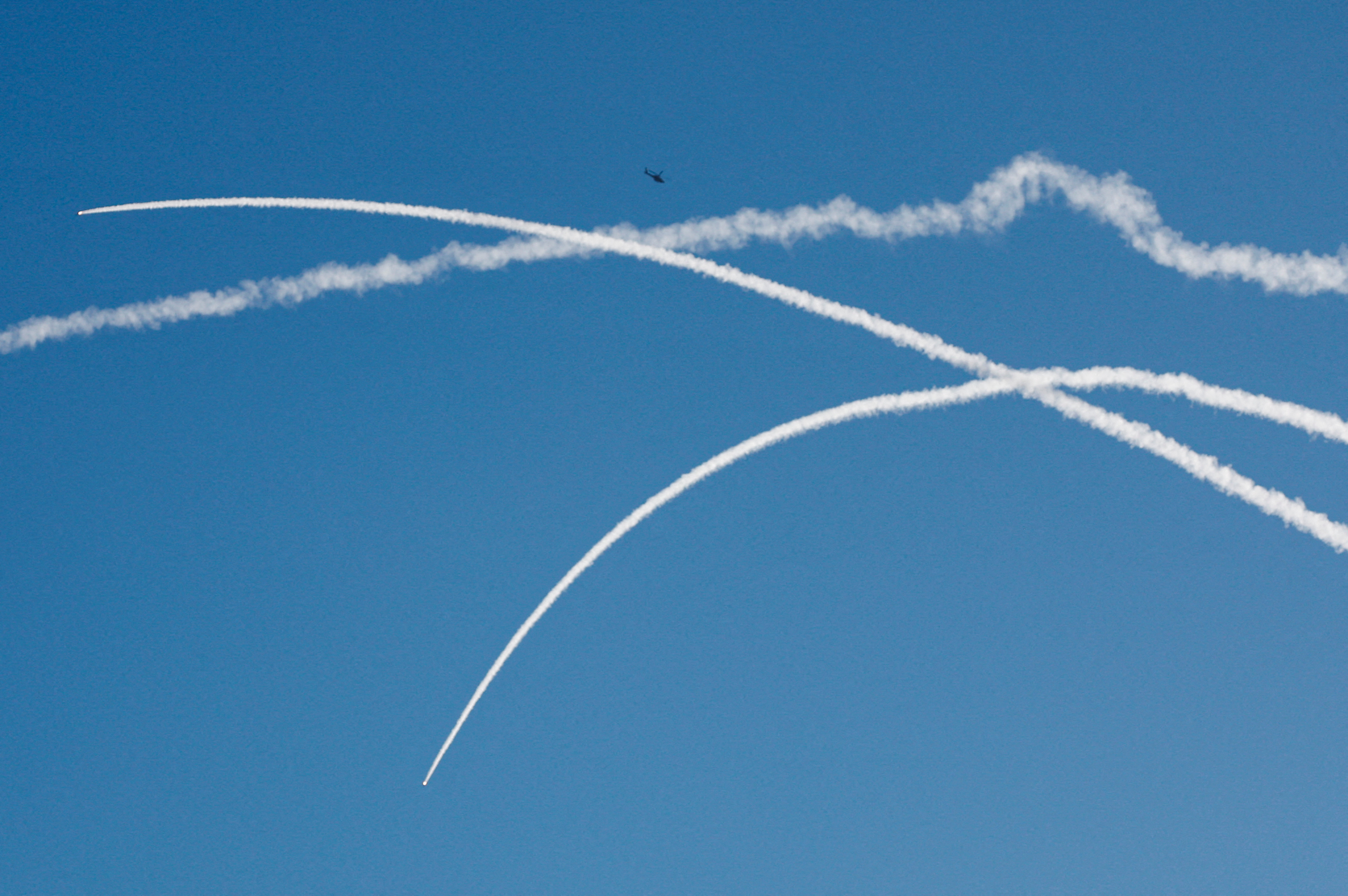 Hezbollah lanz&oacute; el mayor ataque desde el inicio del conflicto: dispar&oacute; 200 cohetes y 20 drones contra el norte de Israel