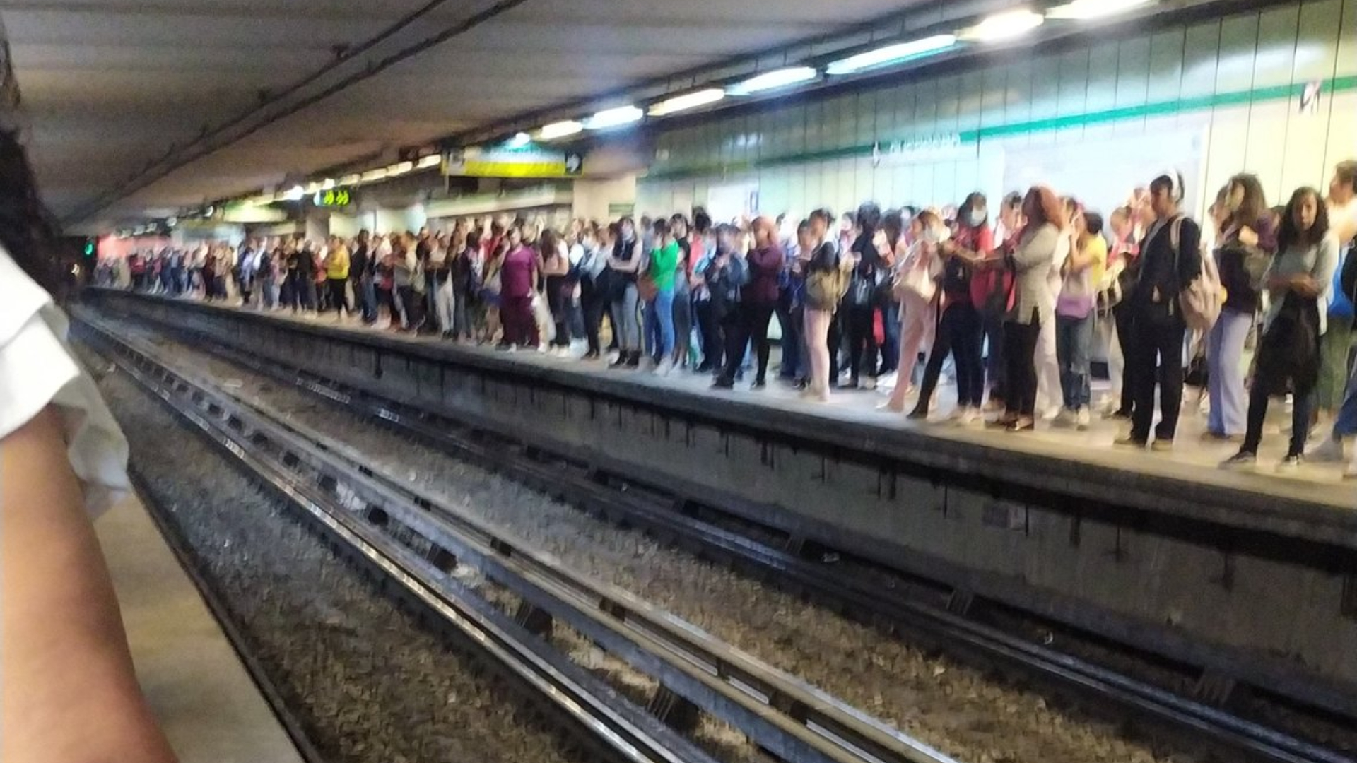 Metro CDMX hoy 8 de junio: servicio de la Línea 9 registra retrasos