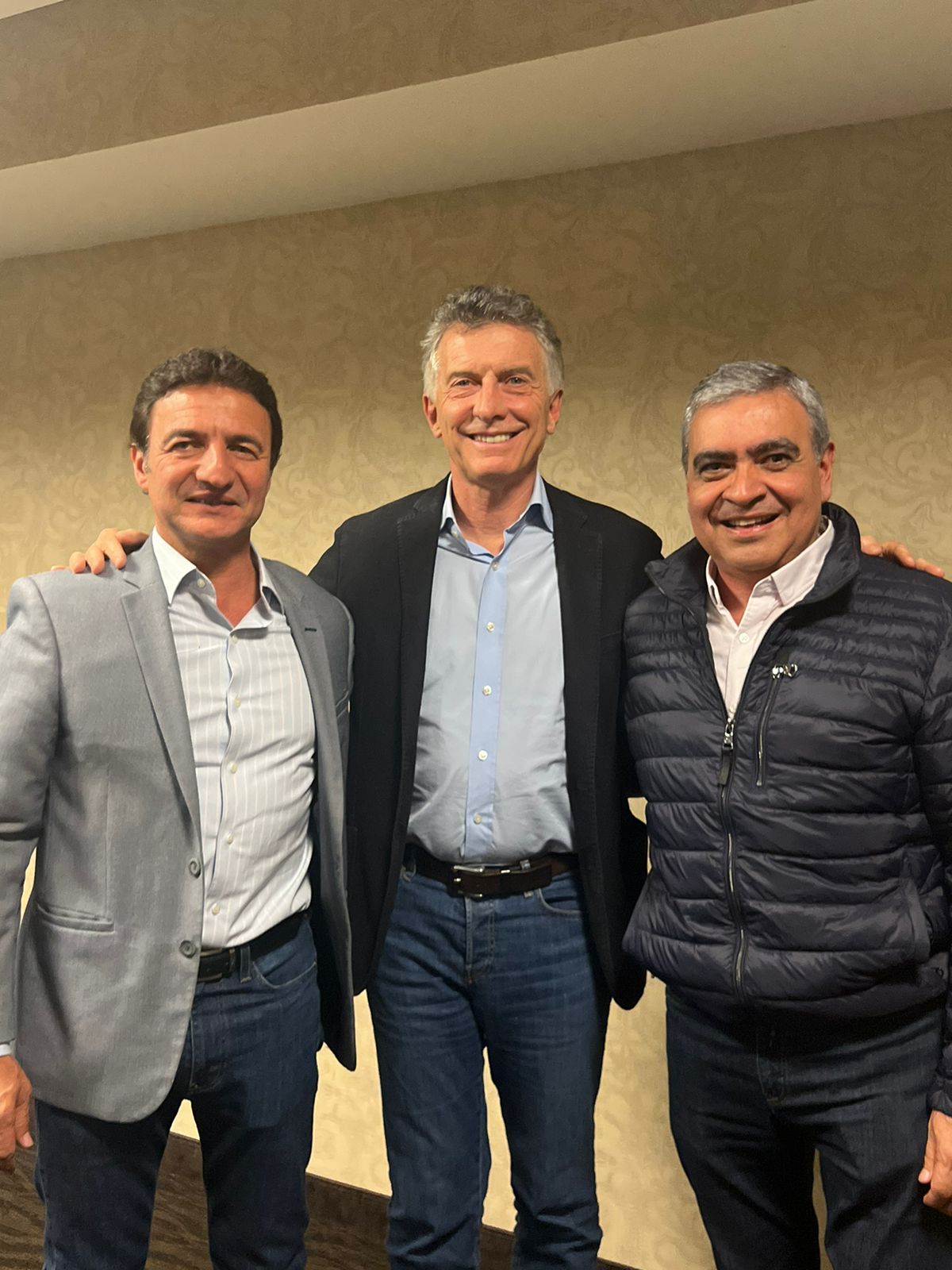 Mauricio Macri en Tucumán, con los candidatos a gobernador, Roberto Sánchez, y a vicegobernador, Germán Alfaro