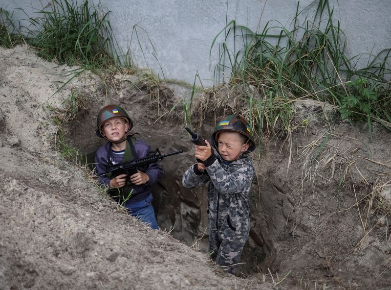 “Recita o muere”: así juegan los niños de Ucrania, relatos de una psicóloga mexicana que se quedó por su familia