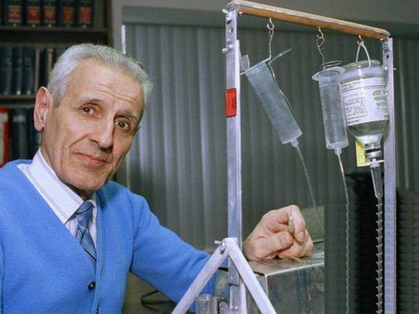La controvertida vida de Jack Kevorkian, el “doctor muerte” que instauró el debate sobre la eutanasia en los Estados Unidos