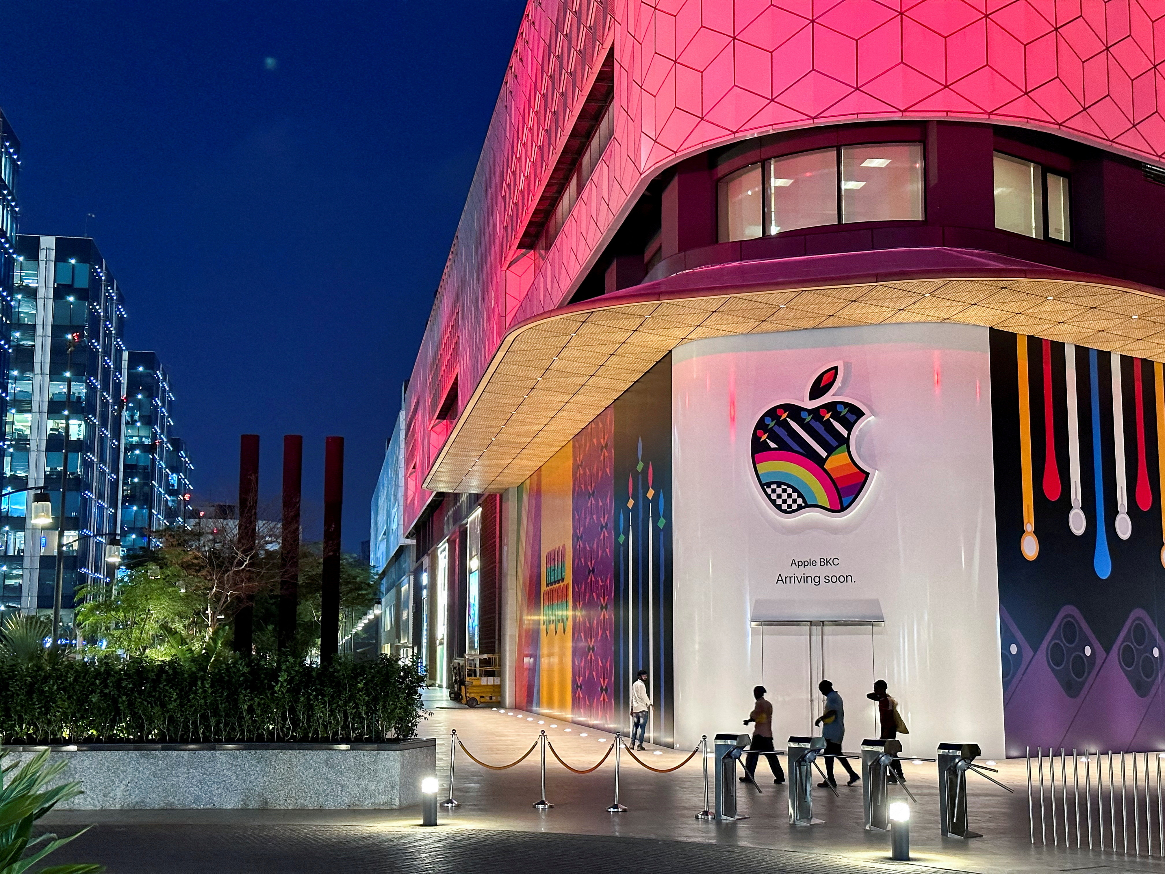 Apple inaugura su primera tienda en India