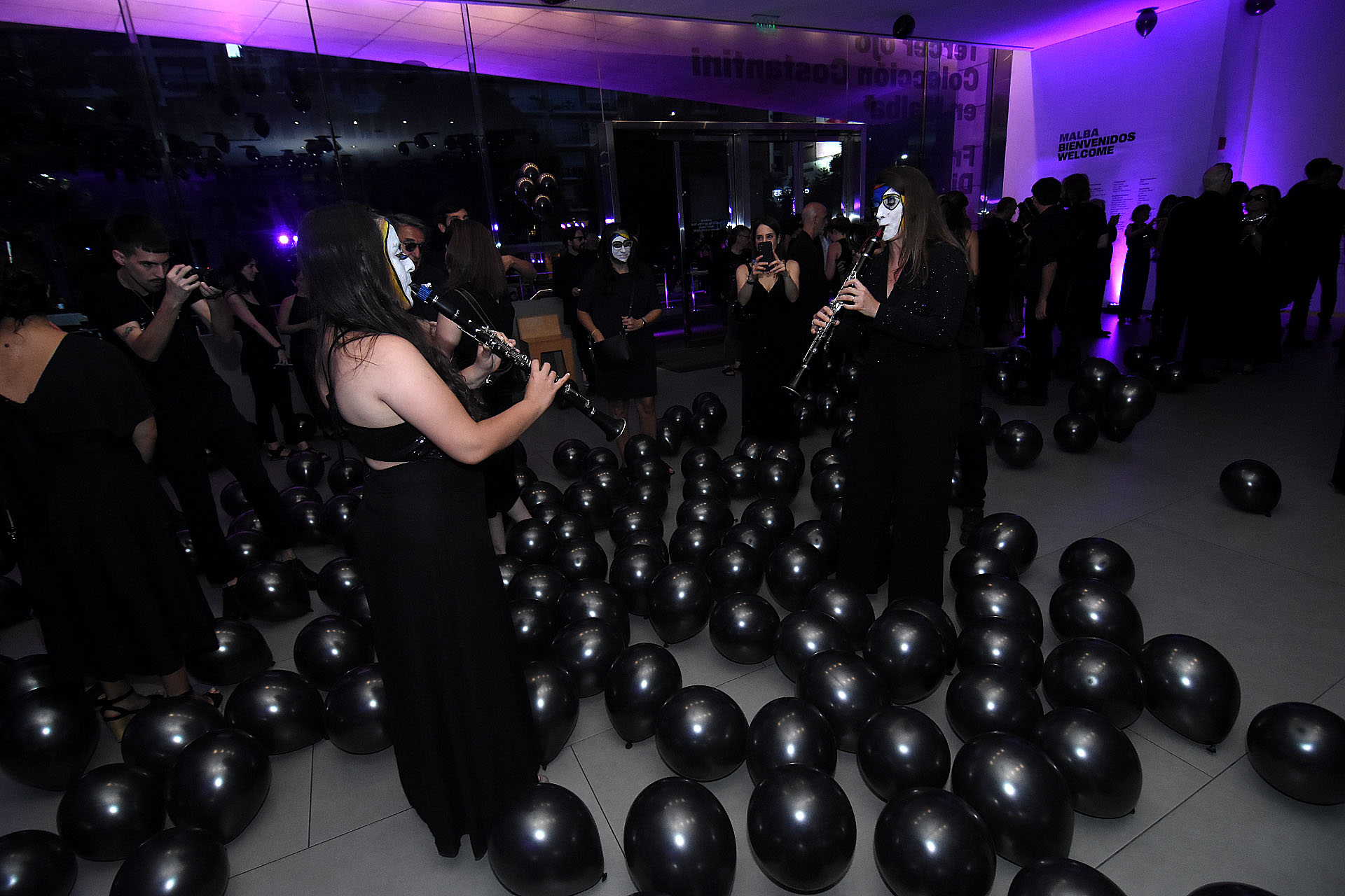 En 2010, Malba organizó su primera retrospectiva en el país, con un recorrido por su extensa producción. En 2013, Marta Minujín festejó sus 70 años con un Casamiento con el Arte y, el 2023, será recordado como el año en que celebró su Casamiento con la Eternidad