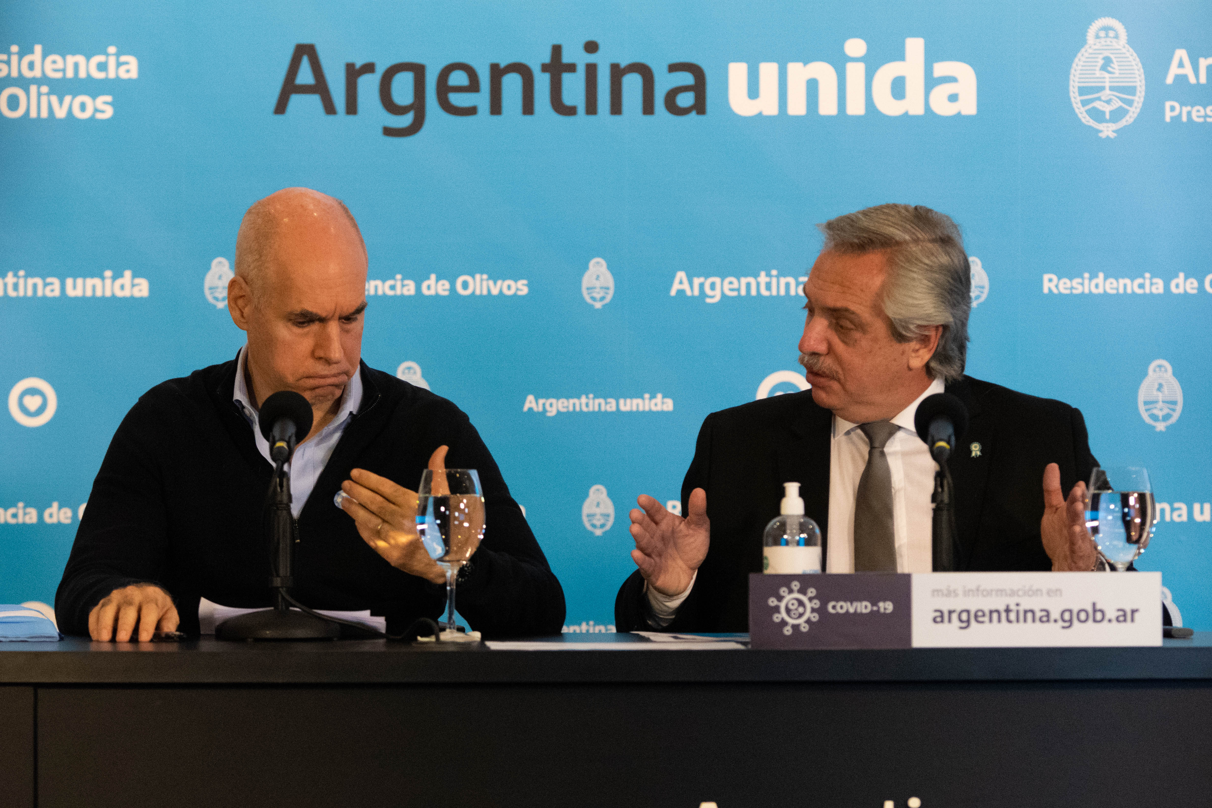 Alberto Fernández y Horacio Rodríguez Larreta en la última conferencia de prensa que compartieron, cuando se anunció la extensión de la cuarentena que termina el 7 de junio. (Foto: Franco Fafasuli)