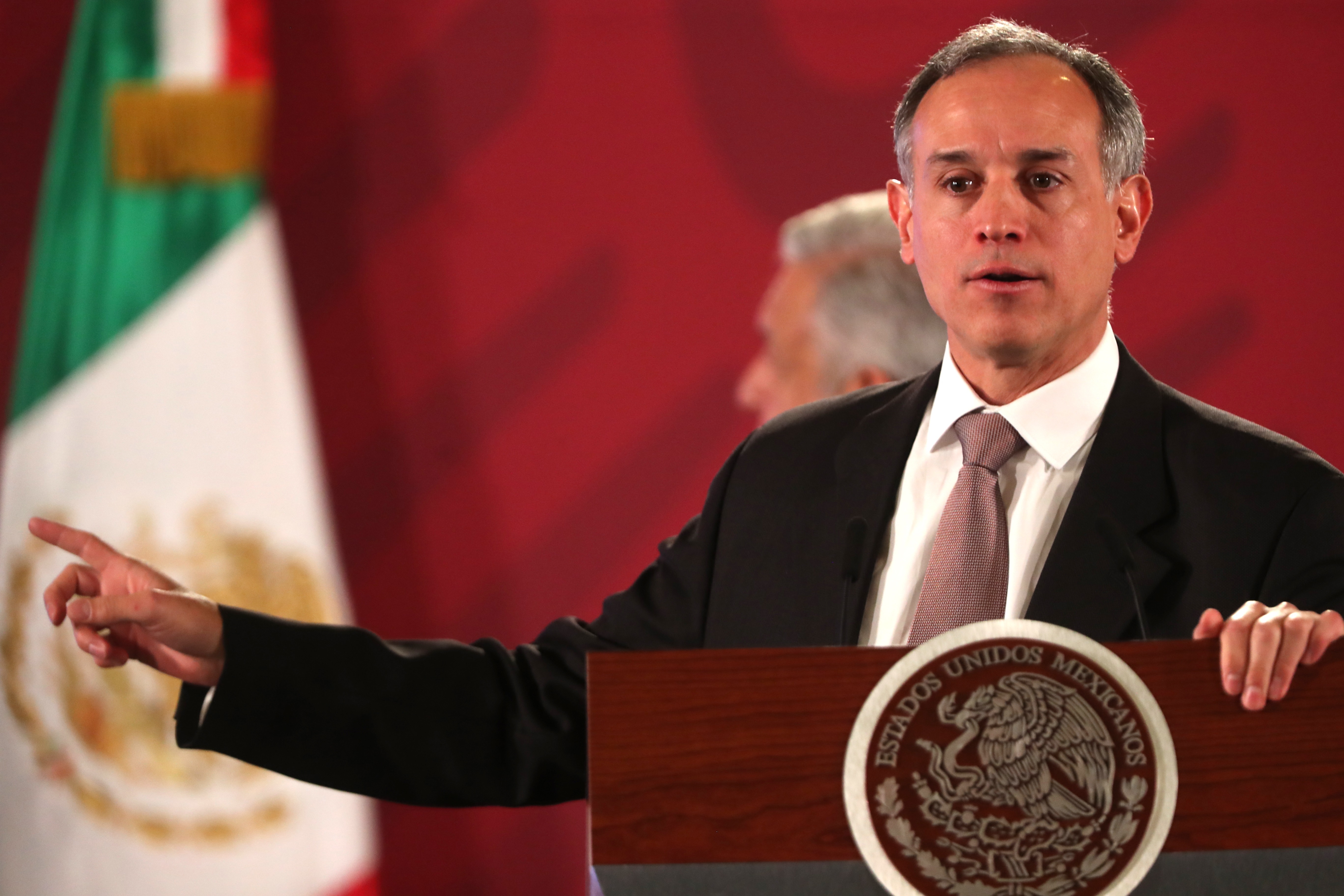 “Miserable, necio, cretino”: panistas en el Senado se lanzaron contra López-Gatell por desabasto de medicamentos
EFE/Mario Guzmán
