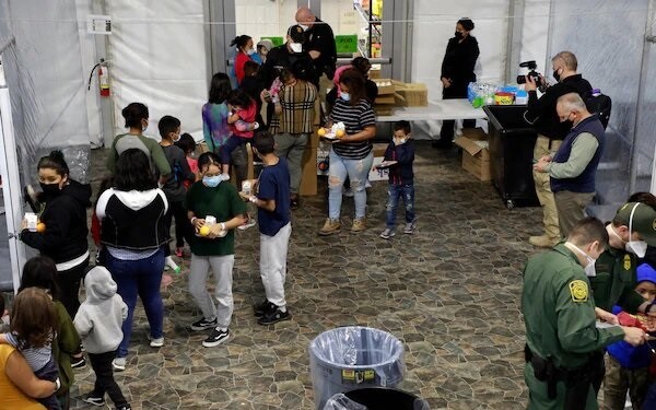 Imágenes de los centros de menores migrantes no acompañados compartidas por el Gobierno de Biden (FOTO: GOBIERNO DE ESTADOS UNIDOS/ Europa Press)
