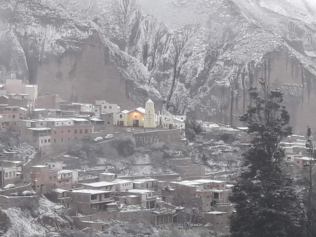 En plena nevada del invierno en Iruya, el pueblo que parece colgar de las montañas (Gentileza Flavio Lamas)