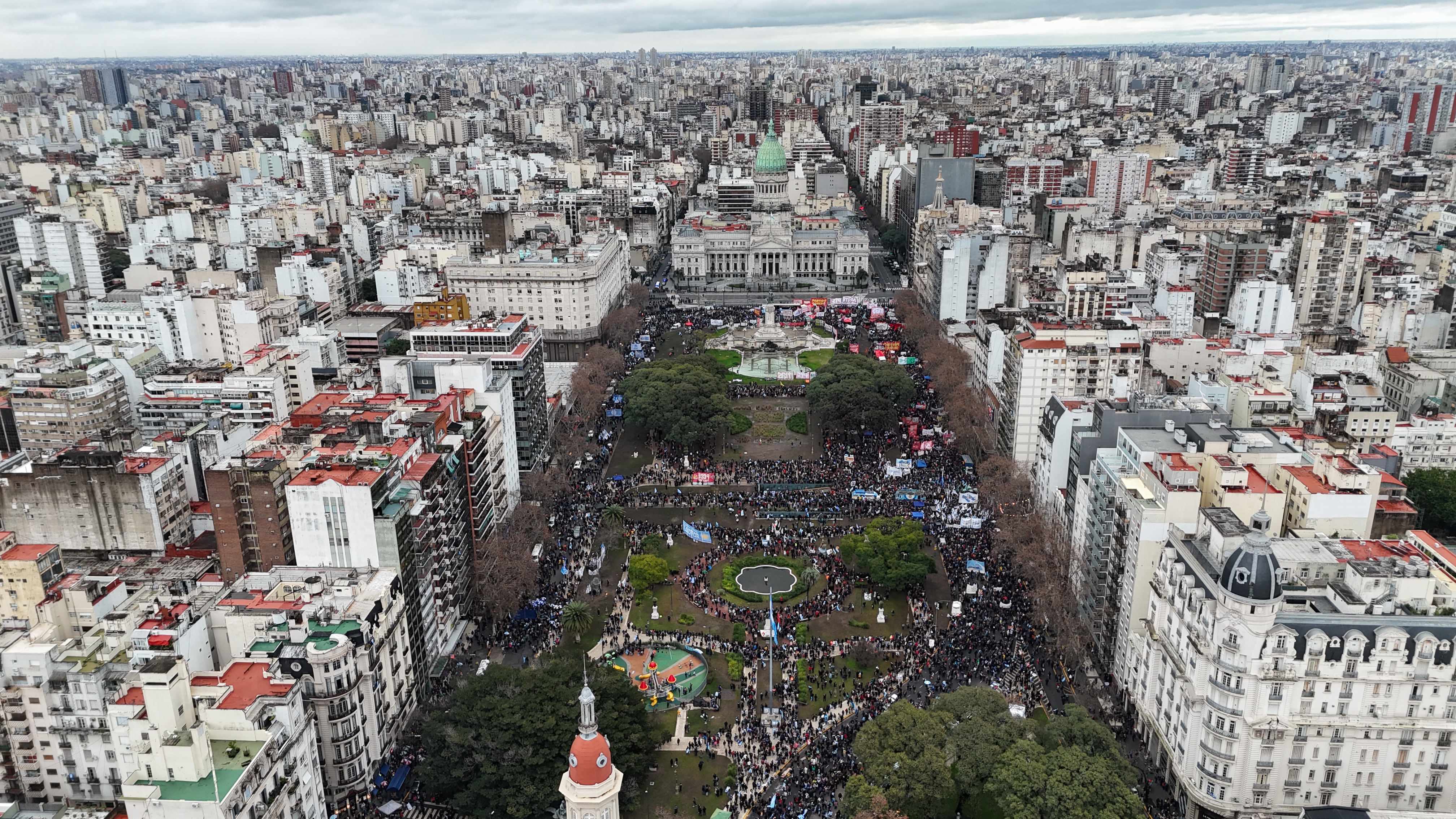 Semana caliente en el Congreso: debate por la ley de tierras, Presupuesto 2027, marcha y sesión para derogar el DNU 70