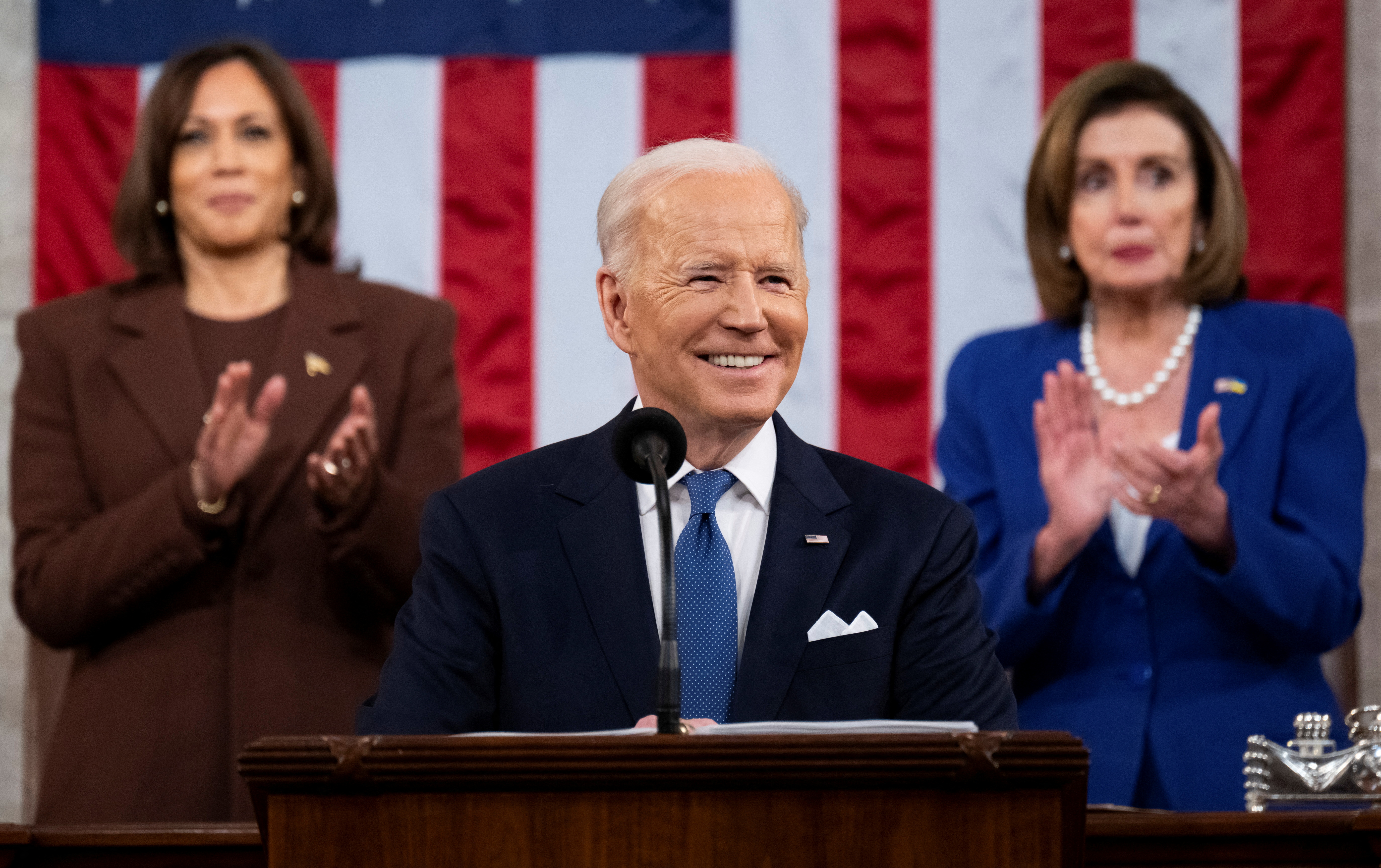 Biden sonríe durante el discurso de 2022 (Reuters)